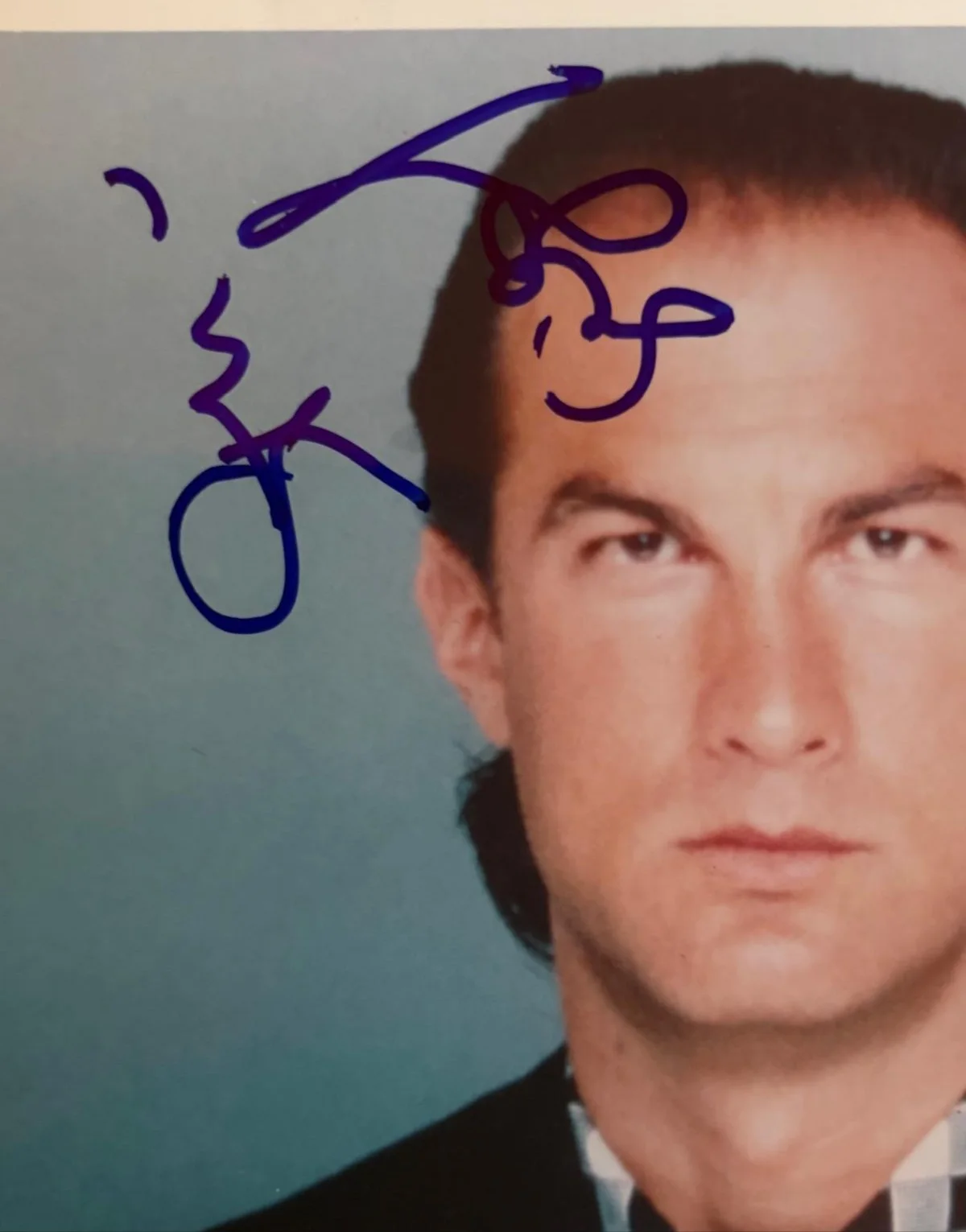 Steven Seagal — STEVEN SEAGAL SIGNED AUTOGRAPH 8X10 PHOTO ABOVE THE LAW, THE PATRIOT JSA COA F, изображение 2