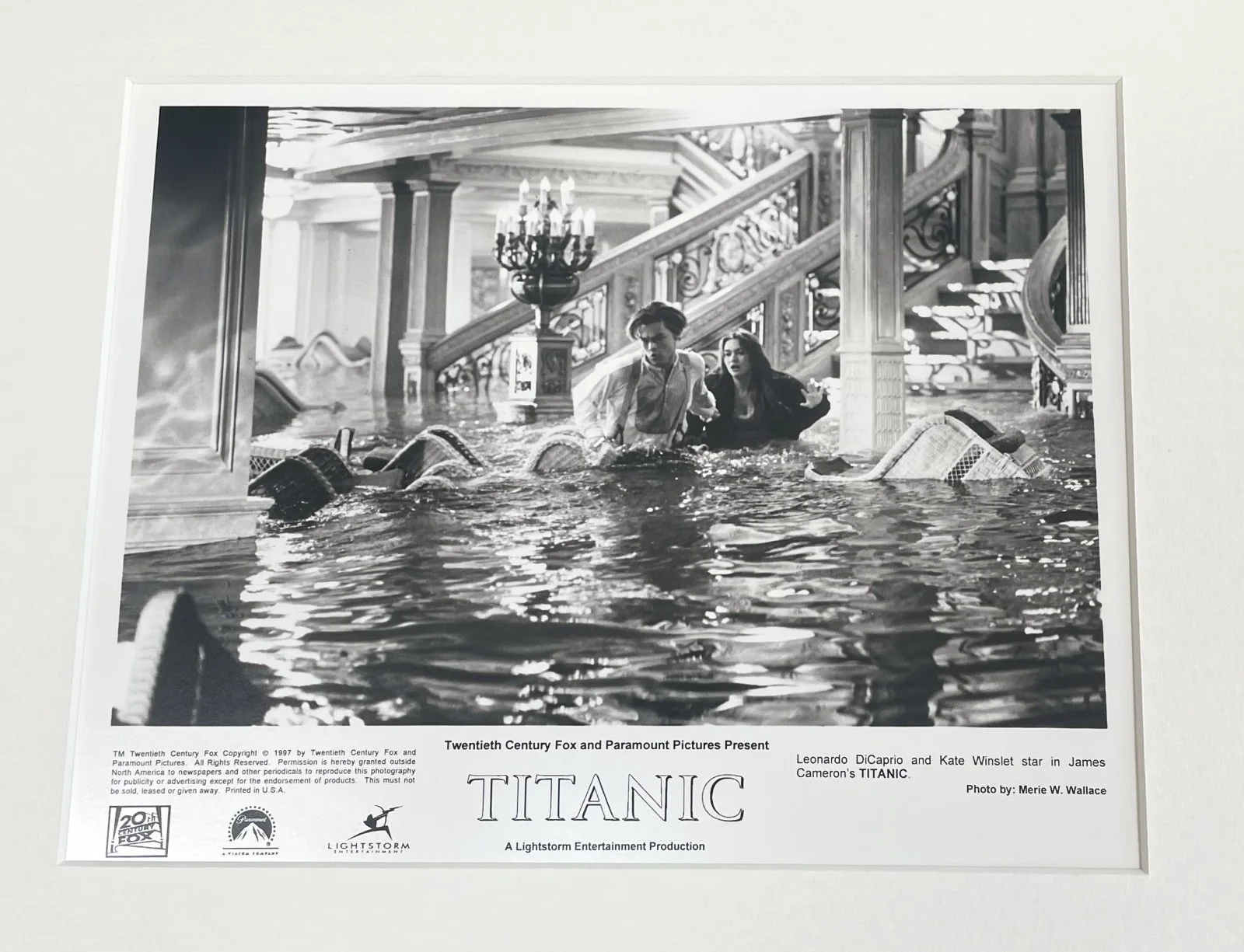 Titanic Original Framed B&W 8X10 Inch Press Photo, изображение 3