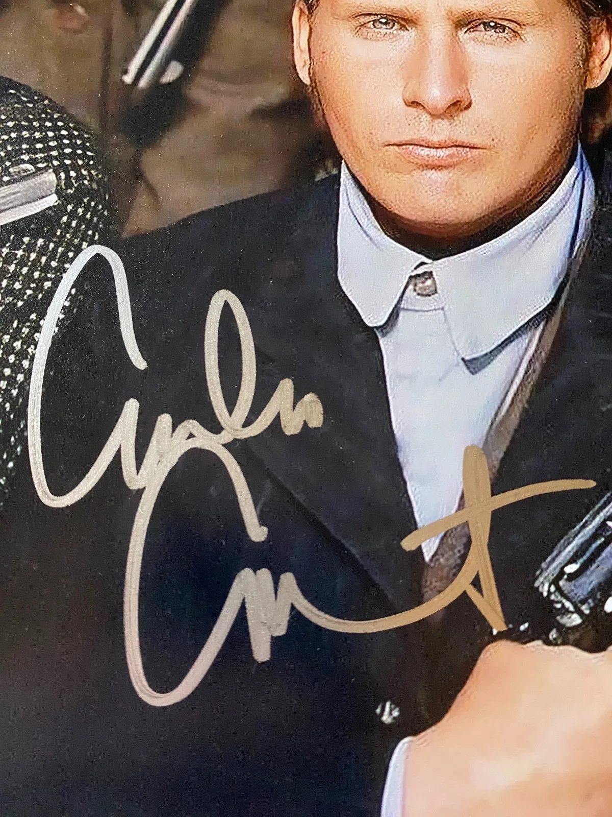 Emilio Estevez, Charlie Sheen — Emilio Estevez Charlie Sheen Signed Auto Young Guns 11X14 Photo Beckett JSA, image 3