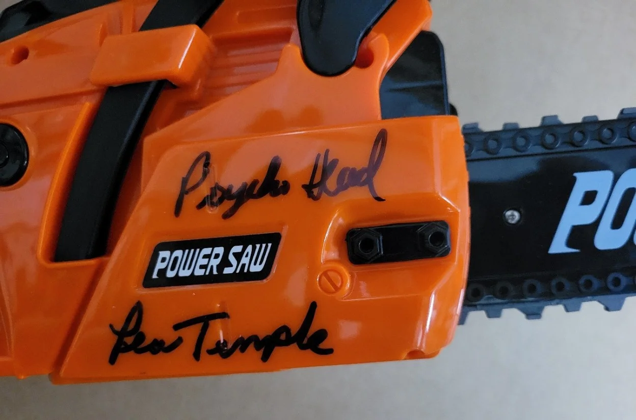 Lew Temple — Lew Temple signed 15 inch toy chainsaw Rob Zombie's 31 Psycho Head JSA, изображение 2