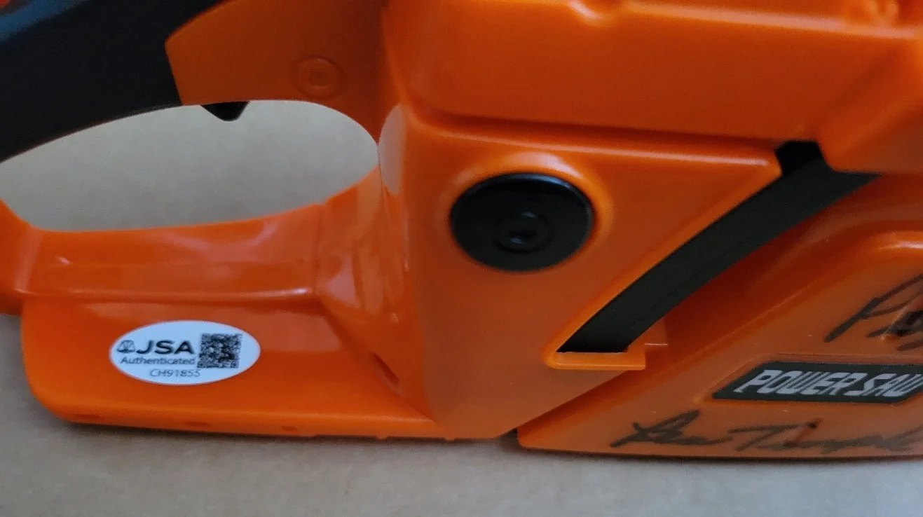 Lew Temple — Lew Temple signed 15 inch toy chainsaw Rob Zombie's 31 Psycho Head JSA, изображение 3
