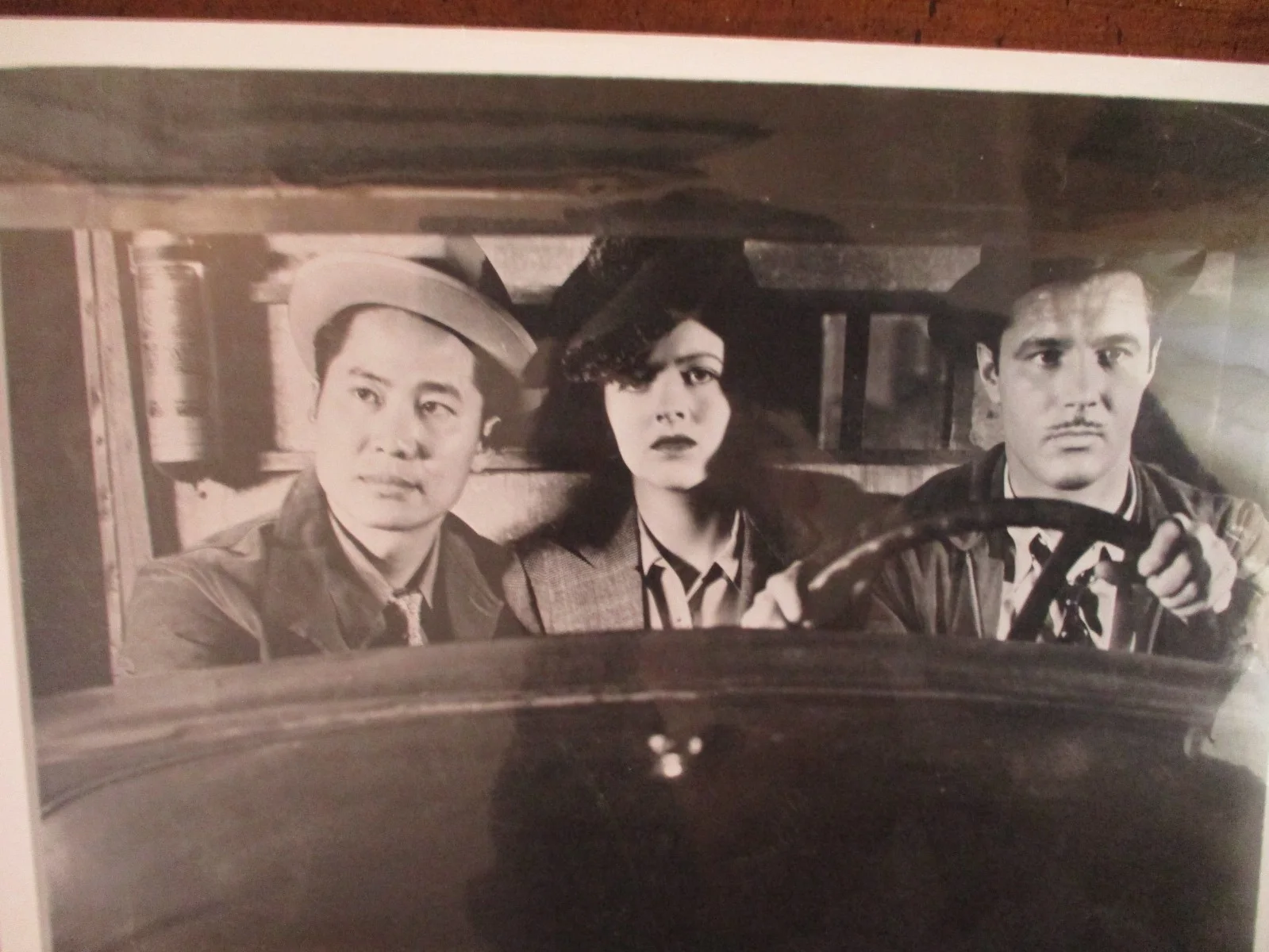 Keye Luke/Betty Furness/James Craig(NORTH OF SHANGHAI)1964 10x8 B&W Press Photo, изображение 2
