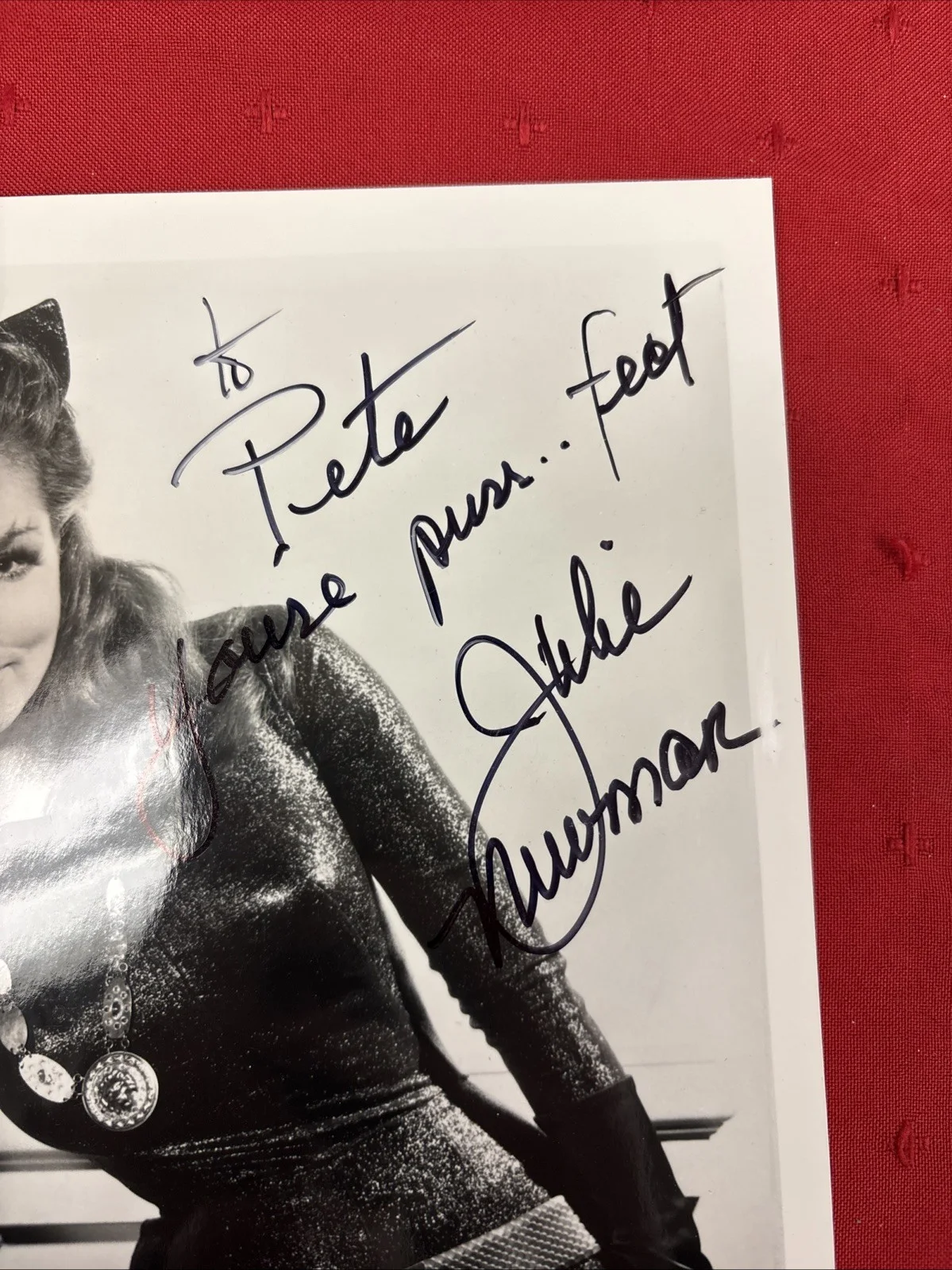 JULIE NEWMAR — Julie Newmar (Cat Woman) Purr…fect Signed 8x10 Photo (CAS Authenticated), изображение 2