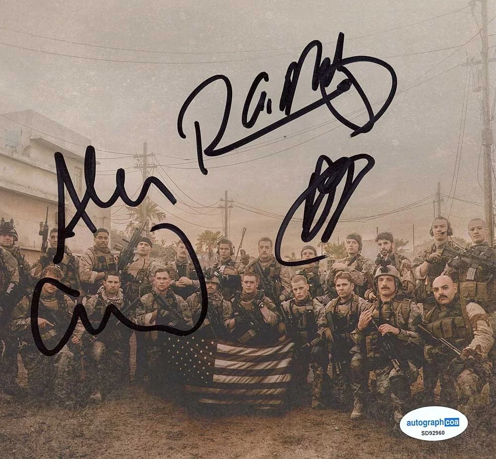 D'Pharaoh Woon-A-Tai, Alex Garland, Ray Mendoza — D'Pharaoh Woon-A-Tai ALEX GARLAND Ray Mendoza signed "WARFARE" 8x10 Photo e ACOA, image 5