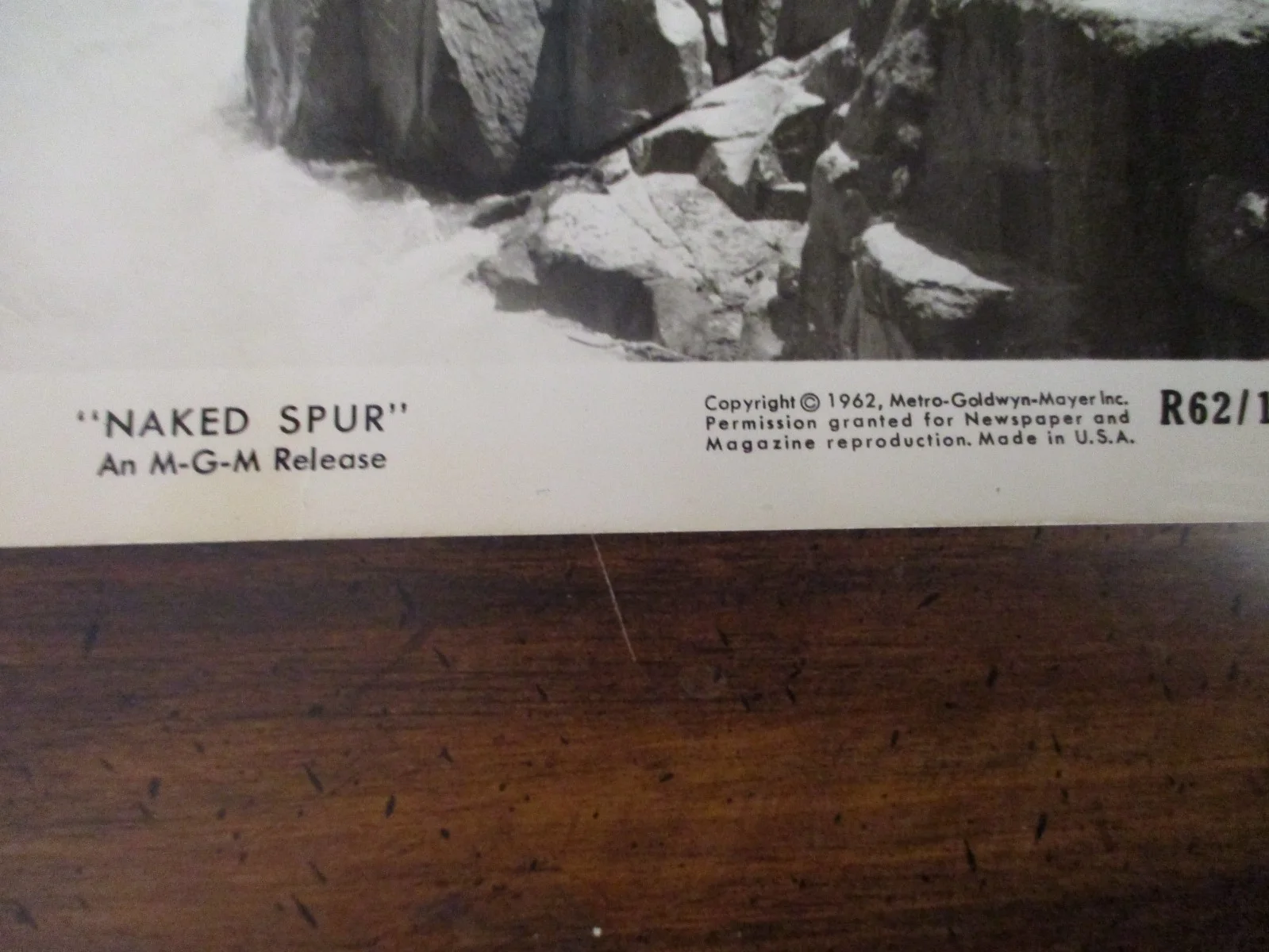 Robert Ryan ("THE NAKED SPUR")1962 8 x 10 Glossy Black and White Press Photo, изображение 3