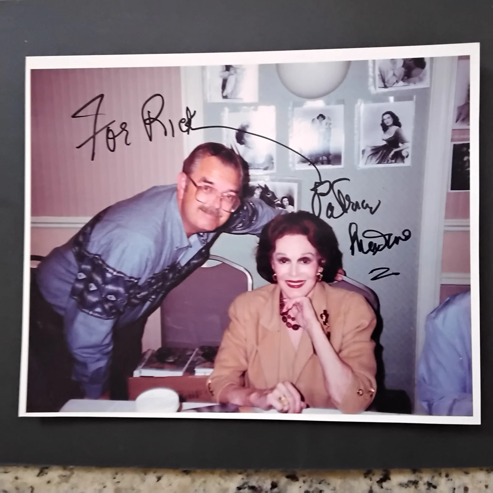 Patricia Medina SIGNED Photo Movie TV Actress 3 Musketeers Captain Blood Aladdin, изображение 2