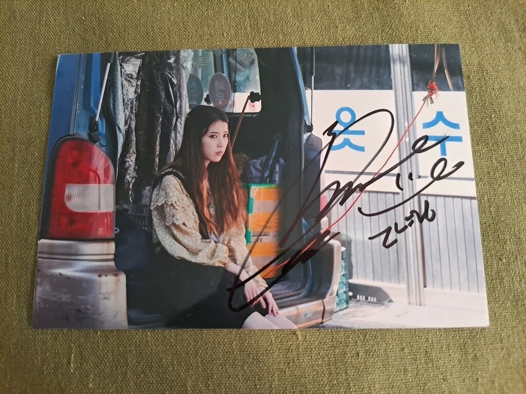 IU Lee Ji Eun Autographed Signed Photo Autographs Collectibles 4*6 2022, image 4