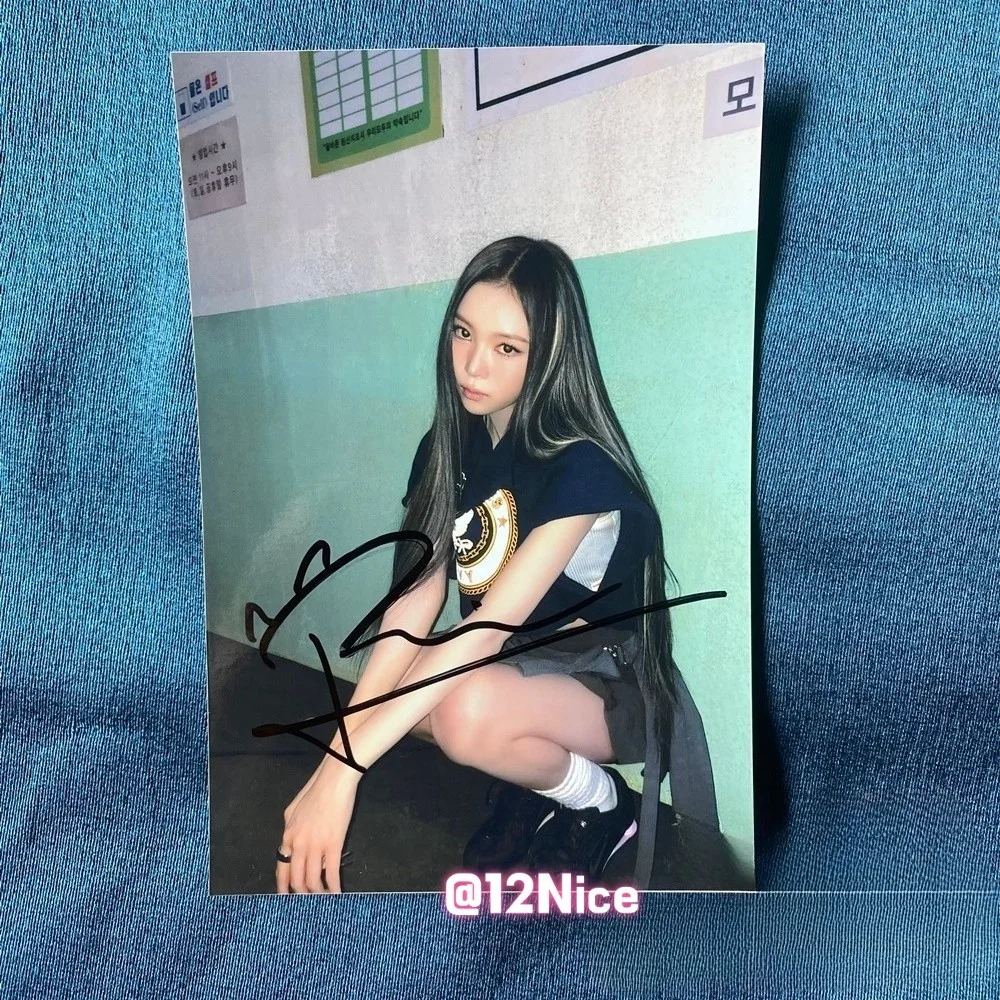 MEOVV SOOIN GAWON ANNA NARIN ELLA GROUP AUTOGRAPHED SIGNED K-POP 4*6 2025, image 4