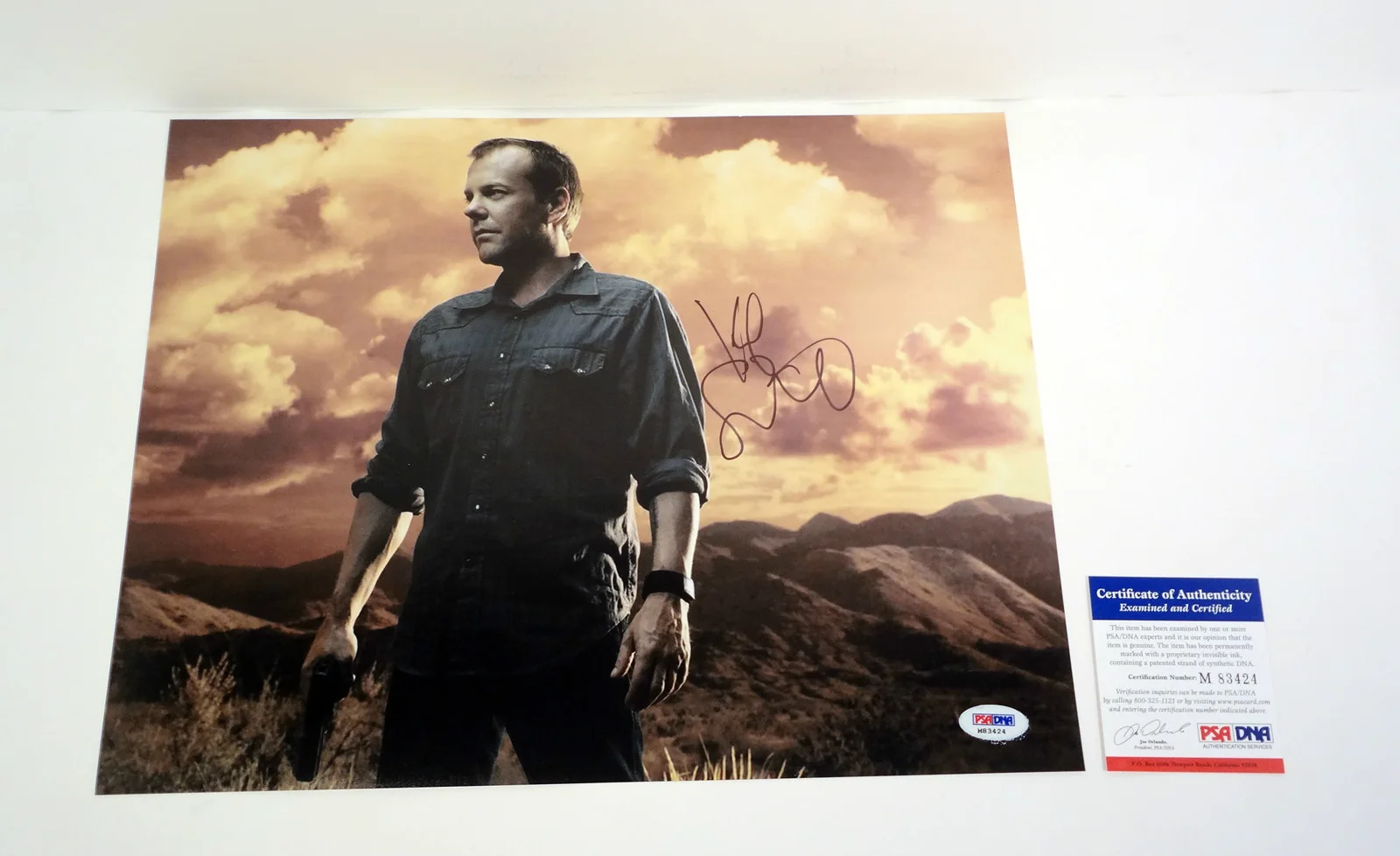 Kiefer Sutherland — Kiefer Sutherland Jack Bauer 24 Signed Autograph 11x14 Photo PSA/DNA COA #4