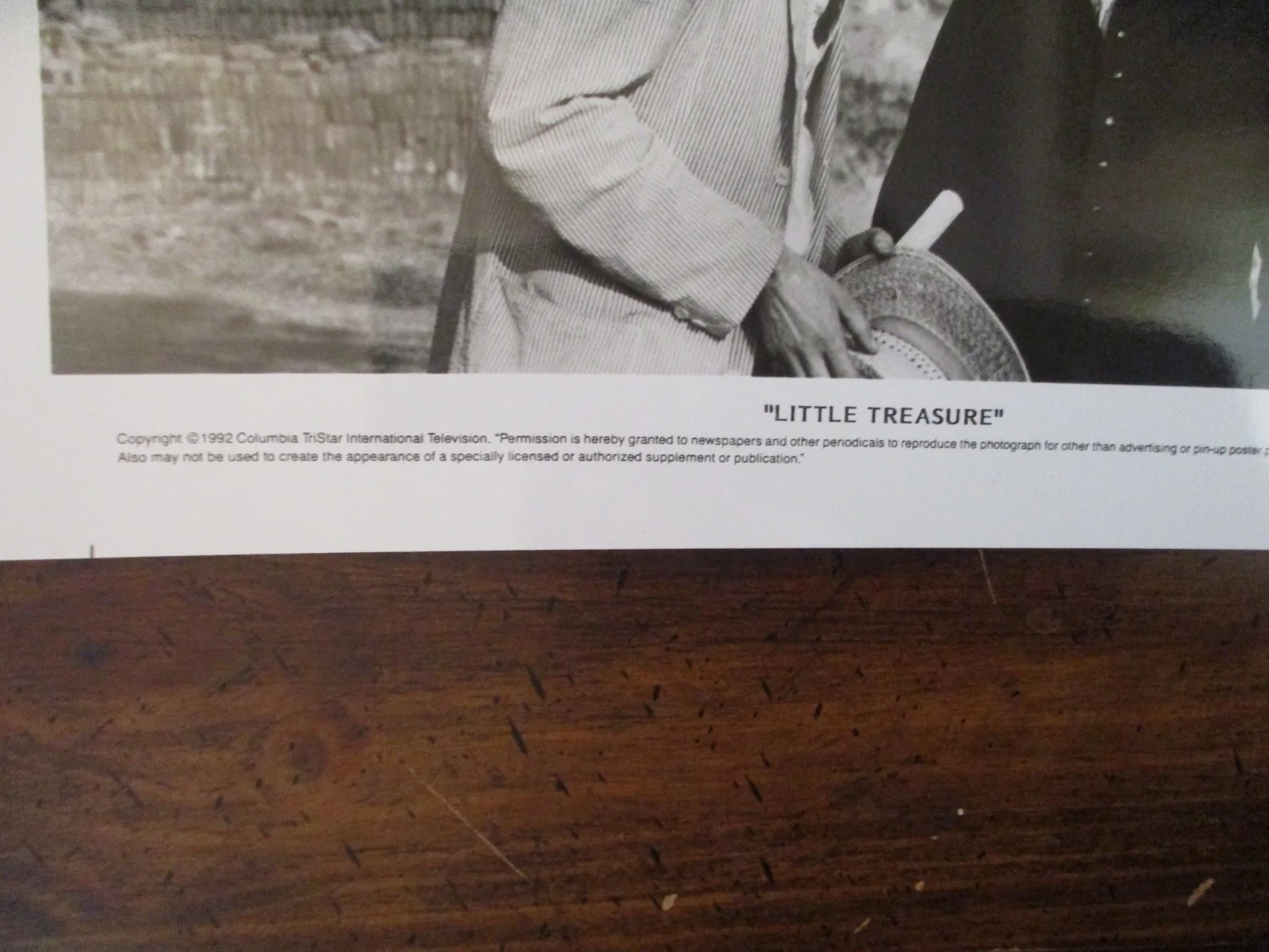 Ted Danson ("LITTLE TREASURE") 1992 10 x 8 Glossy Black and White Press Photo, image 2