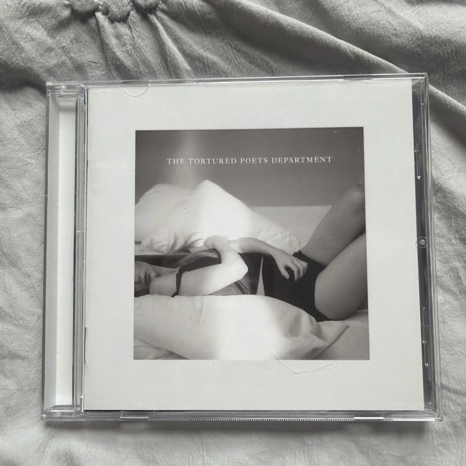 Taylor Swift The Tortured Poets Dept CD + Manuscript w Hand Signed Photo, изображение 4
