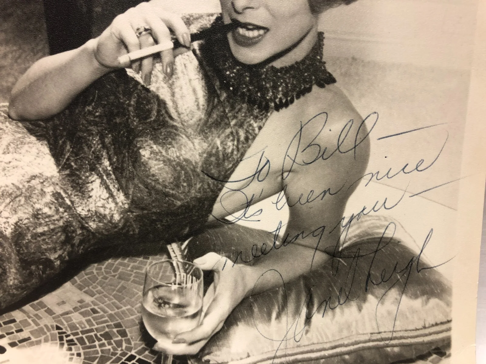 Vintage Janet Leigh Signed Photograph Black and White, изображение 2