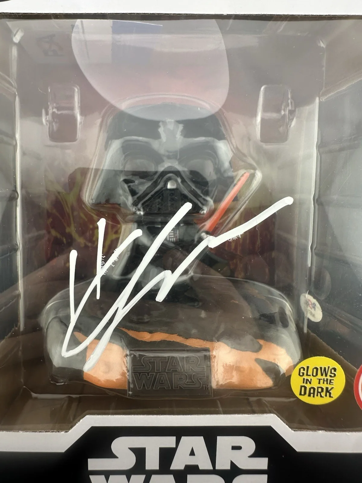 Hayden Christensen — HAYDEN CHRISTENSEN SIGNED XL DARTH VADER STAR WARS FUNKO POP #523 - PSA/DNA COA, изображение 2
