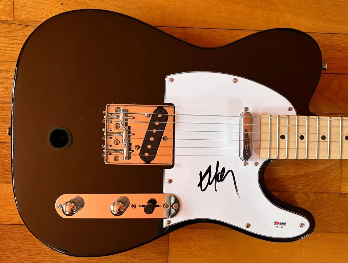 Willie Nelson — WILLIE NELSON SIGNED AUTOGRAPHED TELECASTER GUITAR ON THE ROAD AGAIN CRAZY PSA B