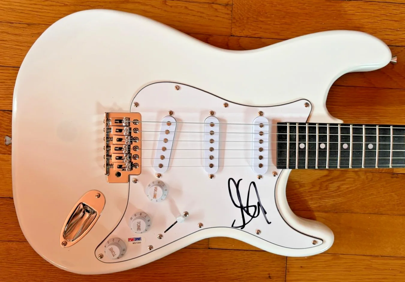 Steven Tyler — STEVEN TYLER SIGNED AUTOGRAPH ELECTRIC GUITAR AEROSMITH JOE PERRY DREAM ON PSA A