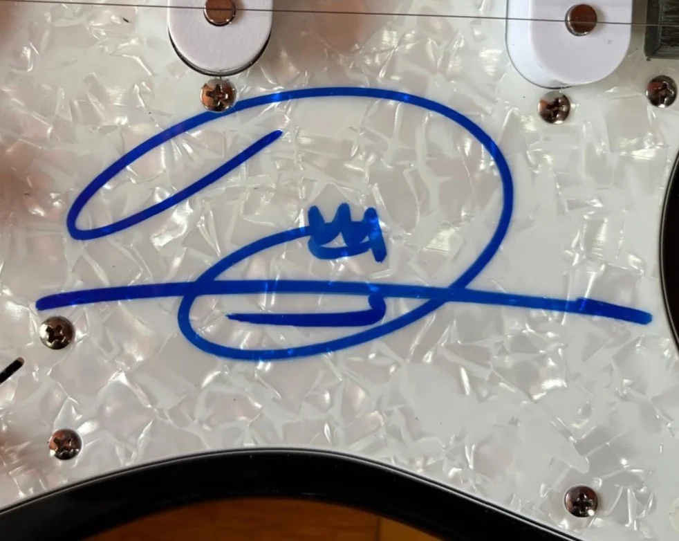 Barry Gibb — BARRY GIBB SIGNED AUTOGRAPHED STRATOCASTER GUITAR STAYIN' ALIVE BEE GEES BECKETT, image 3