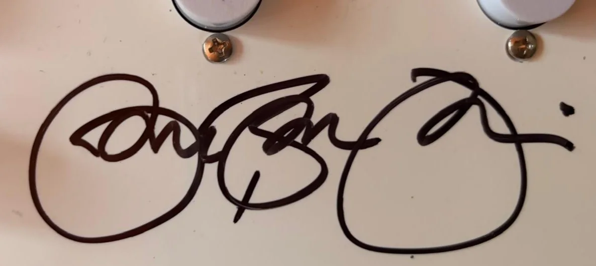 Bon Jovi — JON BON JOVI SIGNED AUTOGRAPHED STRATOCASTER GUITAR FULL NAME NEW JERSEY PSA A, изображение 3