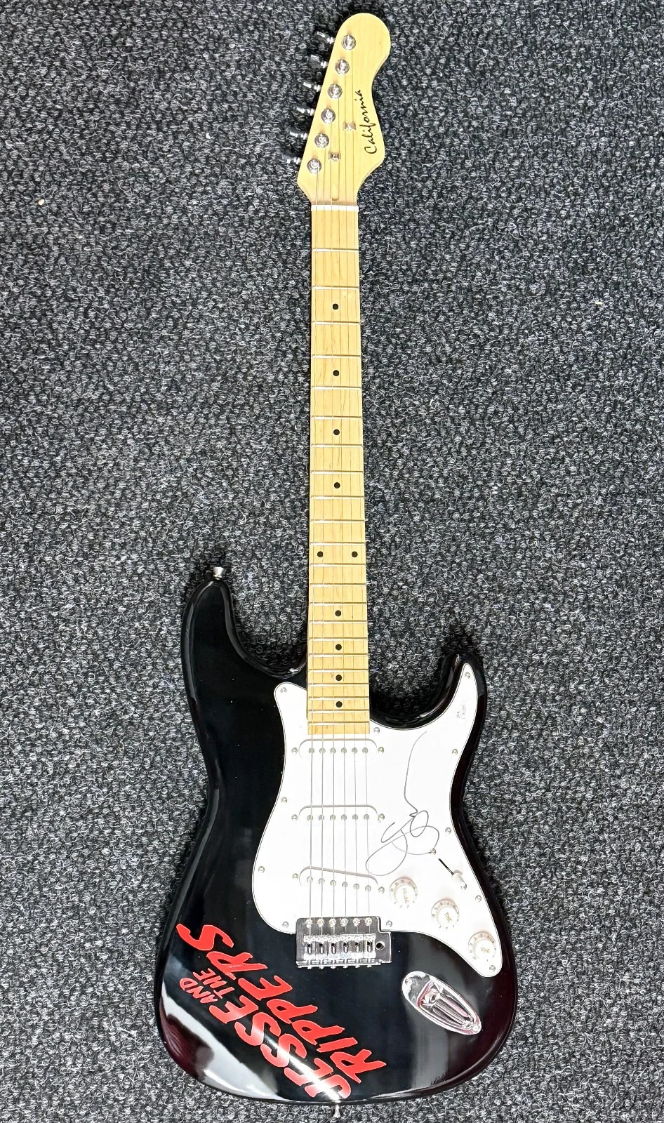 JOHN STAMOS SIGNED "JESSE AND THE RIPPERS" FULL SIZE ELECTRIC GUITAR + JSA AUTO, изображение 3