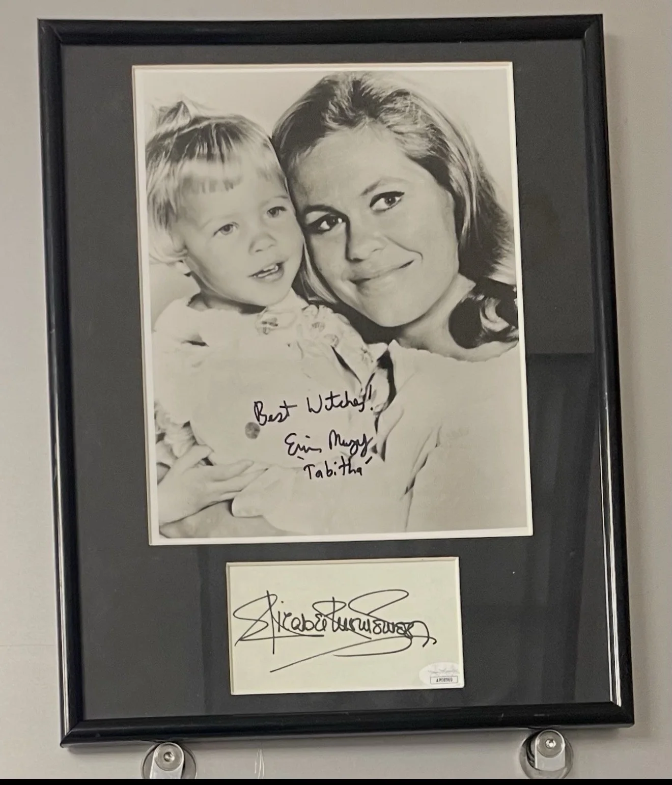 ELIZABETH MONTGOMERY — ELIZABETH MONTGOMERY &Erin Murphy SIGNED FRAMED PHOTO DISPLAY "BEWITCHED" JSA, image 2