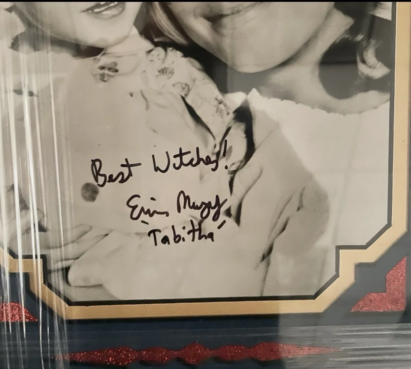 ELIZABETH MONTGOMERY — ELIZABETH MONTGOMERY &Erin Murphy SIGNED FRAMED PHOTO DISPLAY "BEWITCHED" JSA, image 3