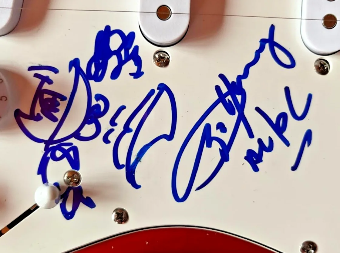 Angus Young — ANGUS YOUNG SIGNED AUTOGRAPHED STRAT GUITAR RARE SKETCH BACK IN BLACK AC/DC PSA, image 3