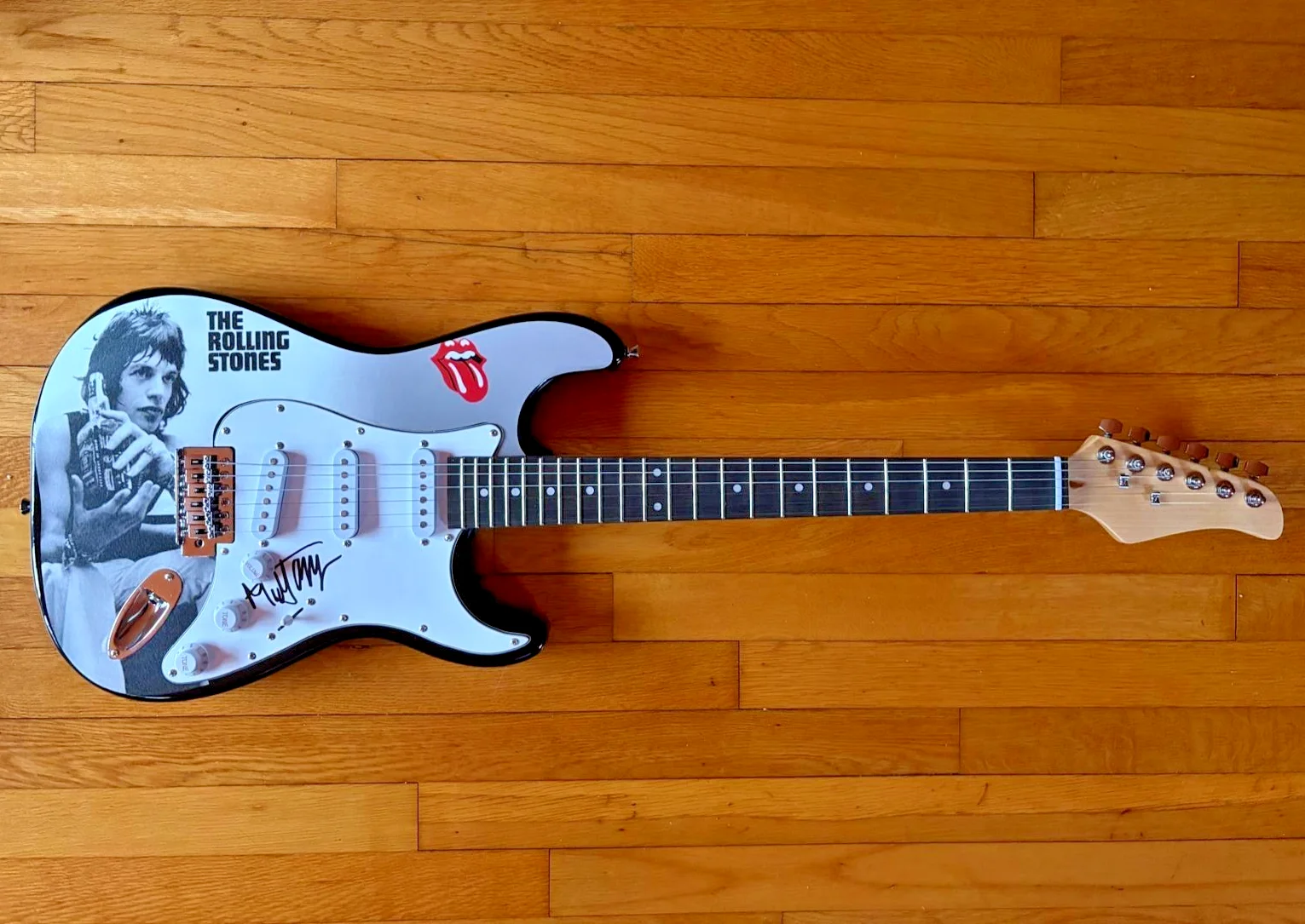 Mick Jagger — MICK JAGGER SIGNED AUTOGRAPH STRATOCASTER GUITAR ROLLING STONES RICHARDS JSA LOA, image 2