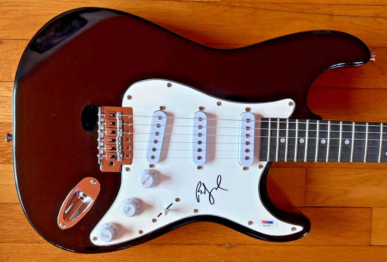 Billy Joel — BILLY JOEL SIGNED AUTOGRAPH STRATOCASTER GUITAR THE STRANGER PIANO MAN 52ND PSA