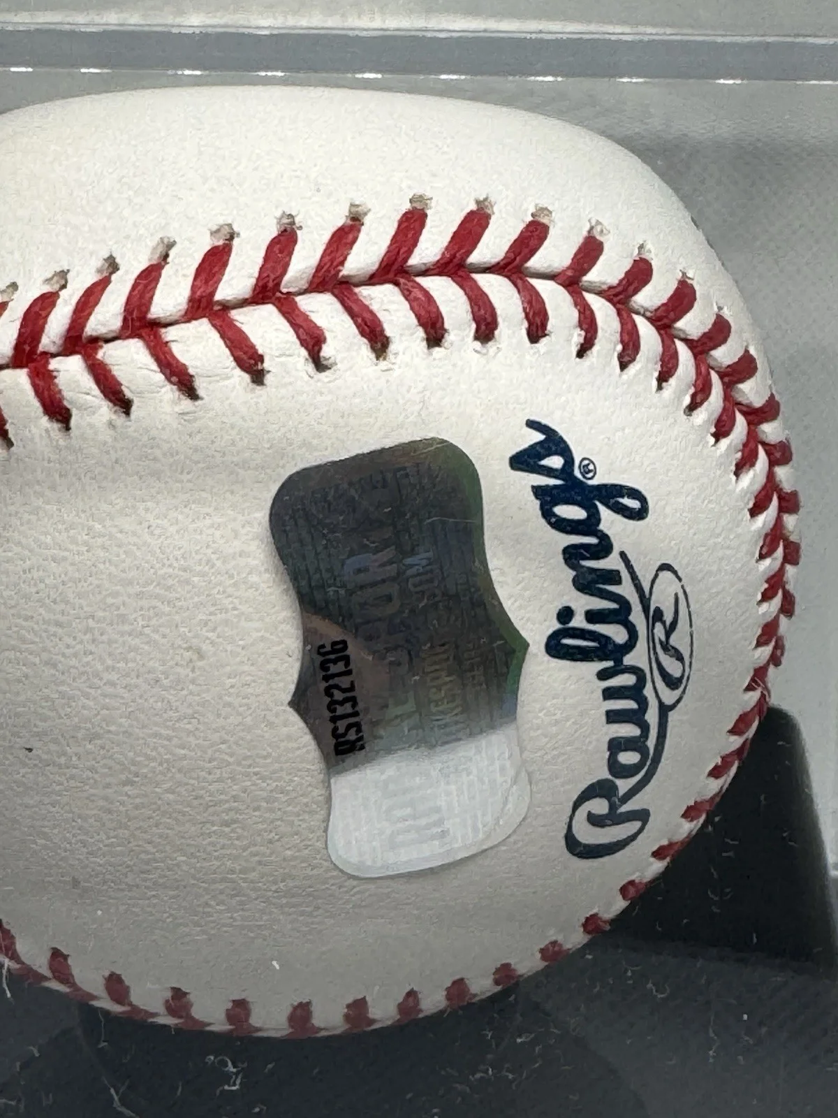 Charlie Sheen — Charlie Sheen Signed OMLB Baseball Autographed Radtke COA & Display Cube, изображение 4