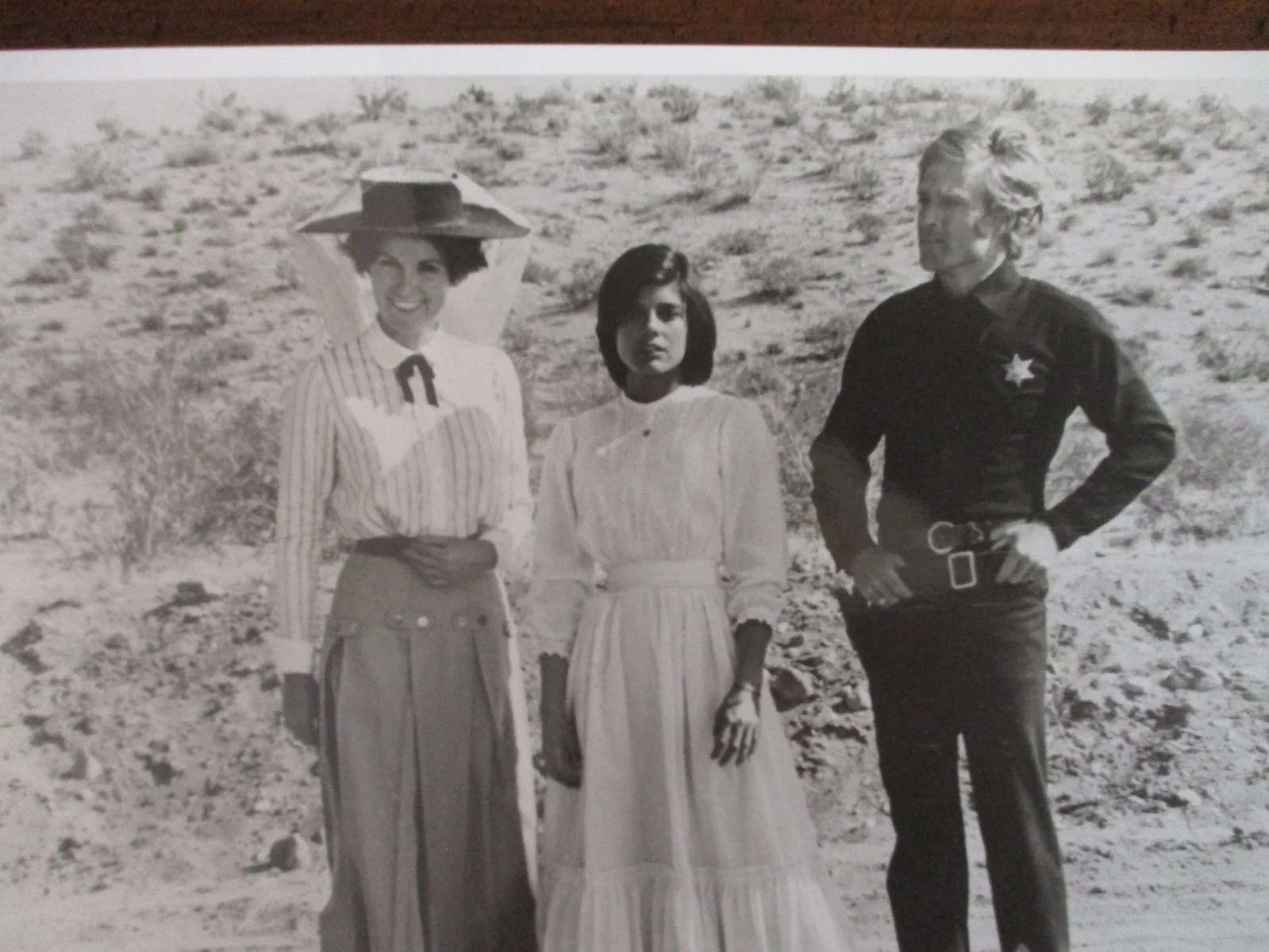 Katharine Ross/Robert Redford/Susan Clark(TELL THEM WILLIE BOY IS HERE)'94 Photo, изображение 2