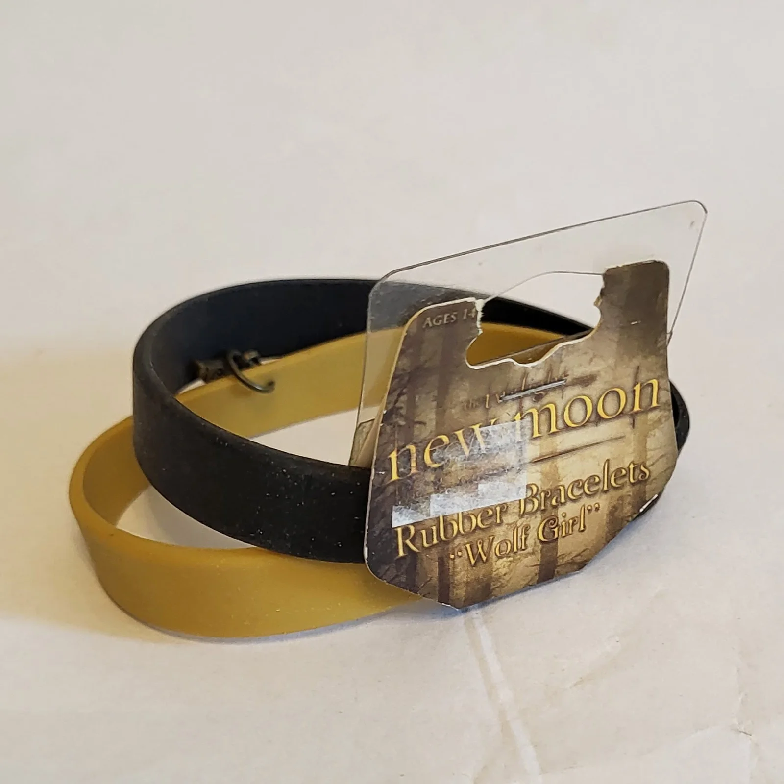 Twilight New Moon NECA “Wolf Girl” Rubber Bracelet 2-Pack – Official, Sealed, изображение 3