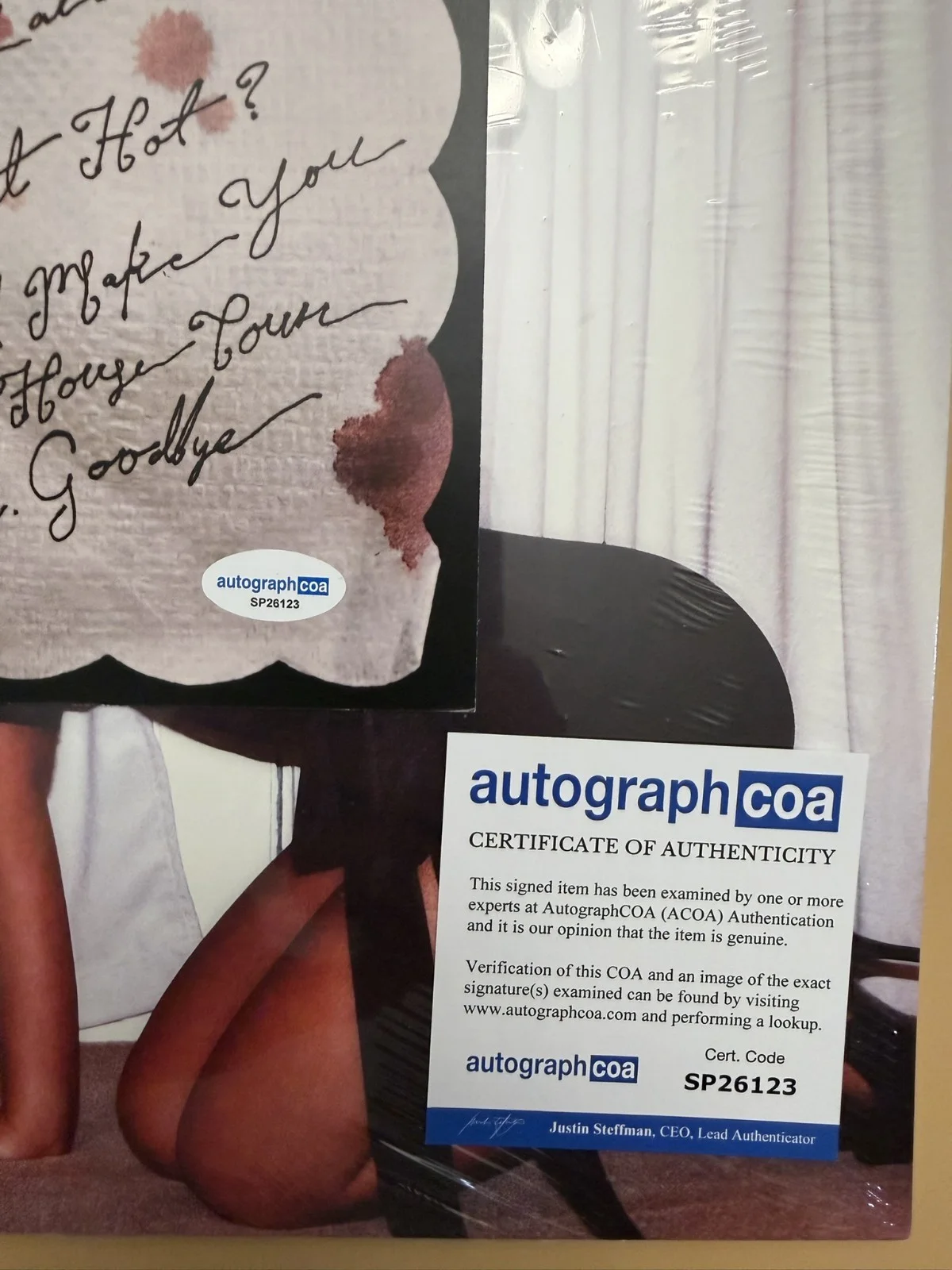 Sabrina Carpenter SIGNED Alt Vinyl Man’s Best Friend Autograph ACOA SP26123, изображение 3