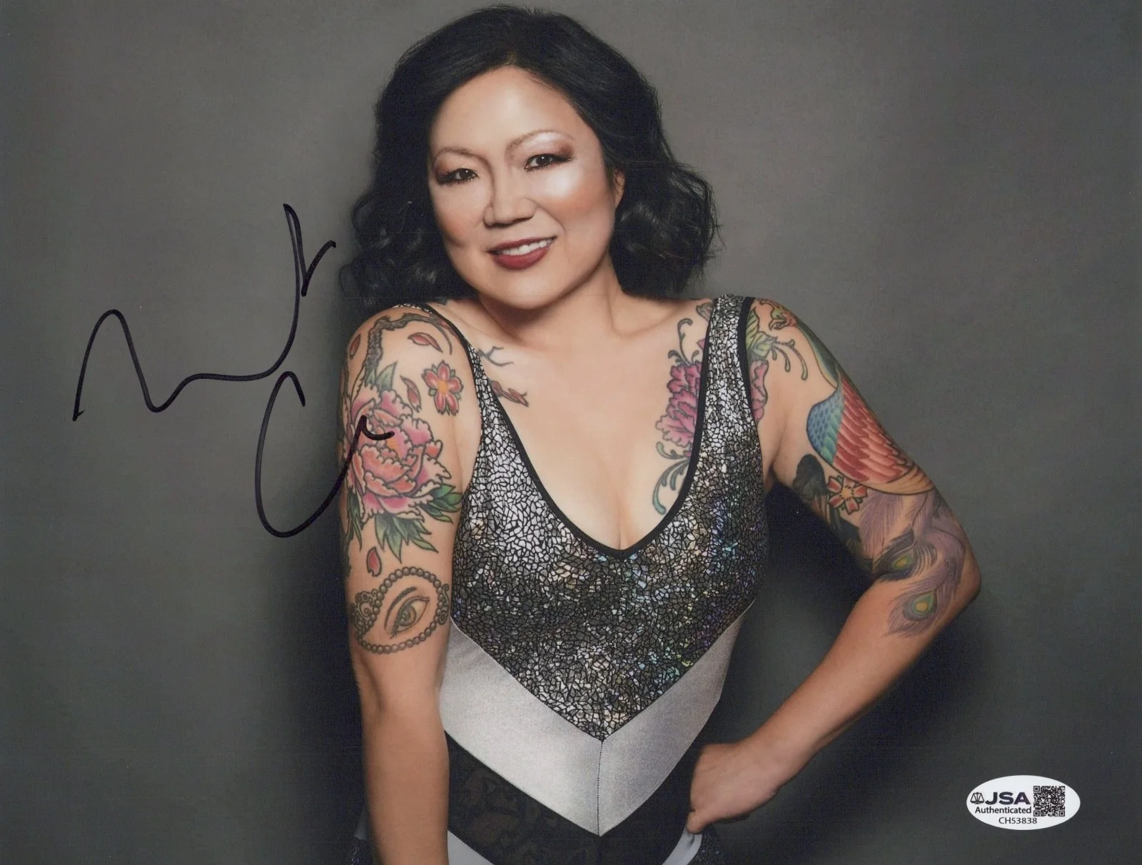 MARGARET CHO — MARGARET CHO Authentic Hand-Signed "Comedian ~ Stand Up" 8x10 Photo (JSA COA)