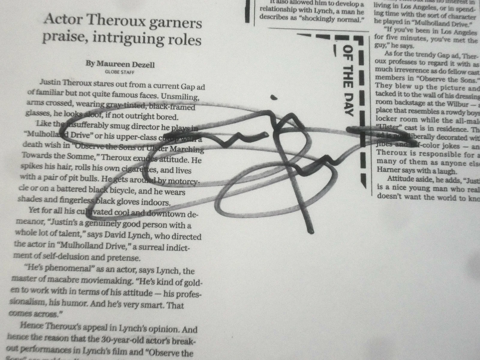 JUSTIN THEROUX 8x10 AUTOGRAPHED PHOTOGRAPH & NEWSPAPER ARTICLE- LOT OF 4, изображение 4
