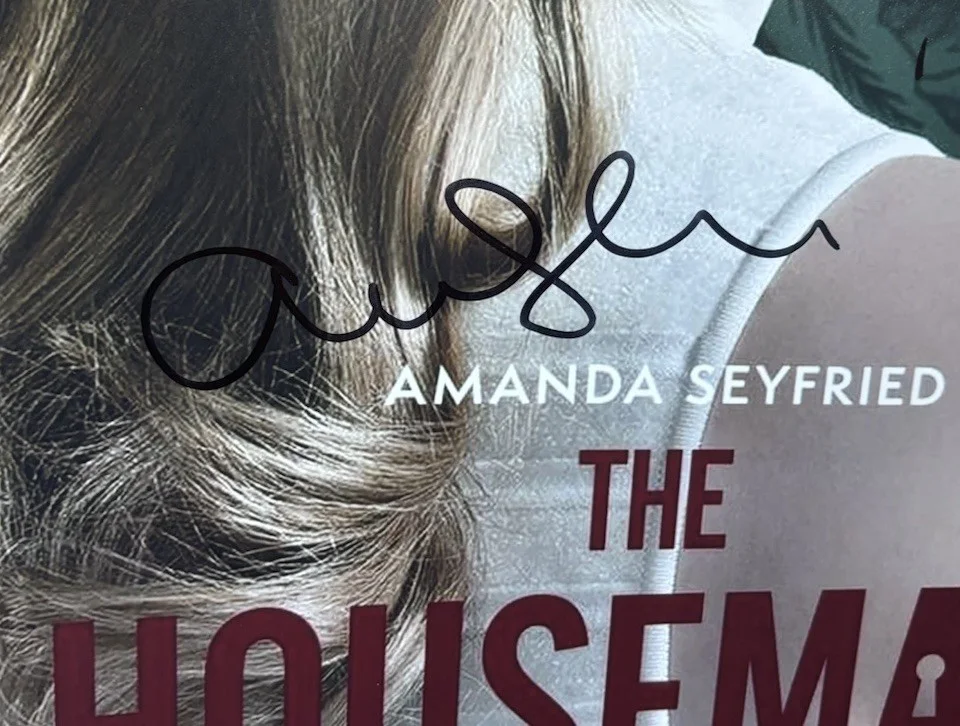 Amanda Seyfried Signed 12x18 Photo The Housemaid, изображение 2