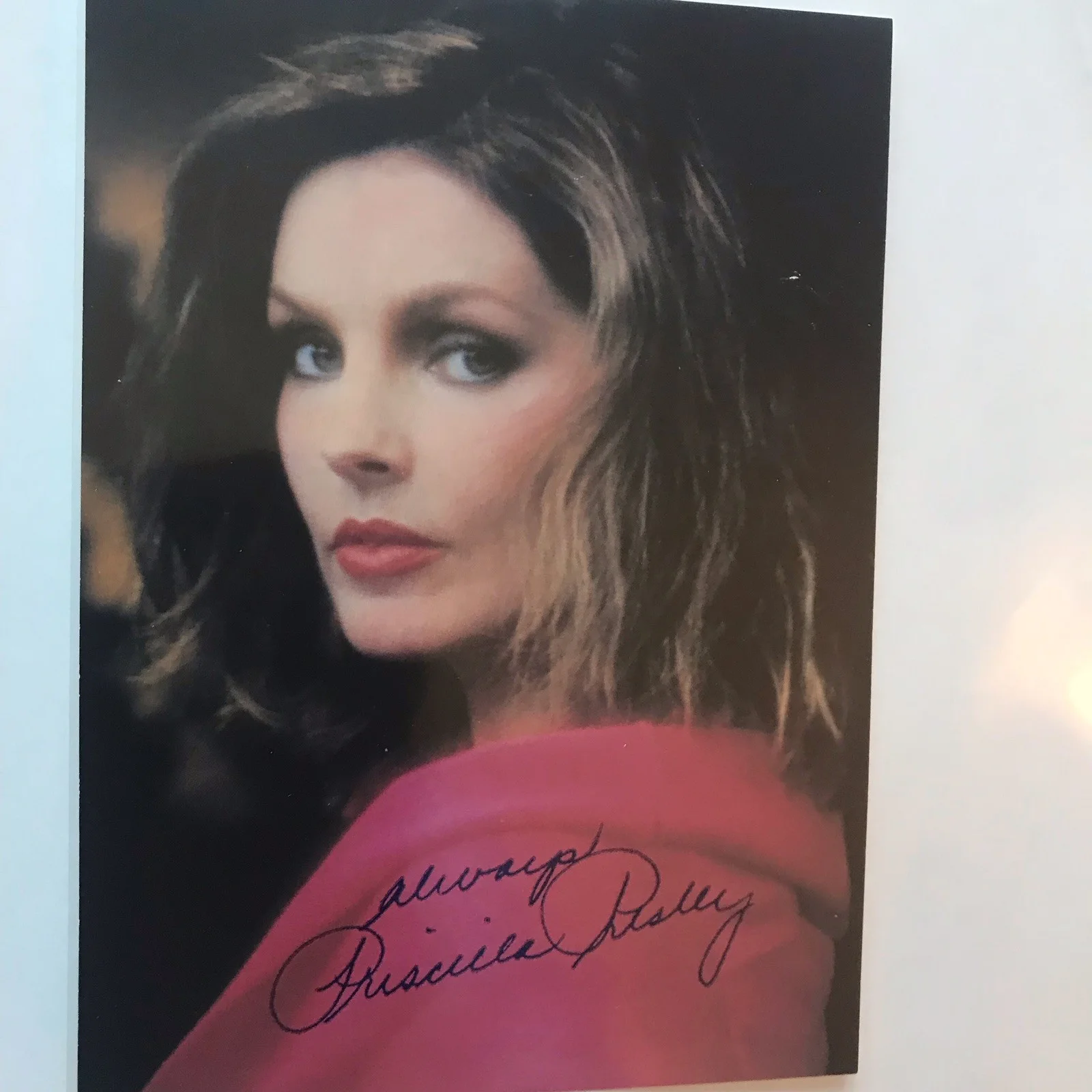 PRISCILLA PRESLEY MOVIE FILM ACTRESS AUTOGRAPH SIGNED PHOTO (U16091), изображение 2