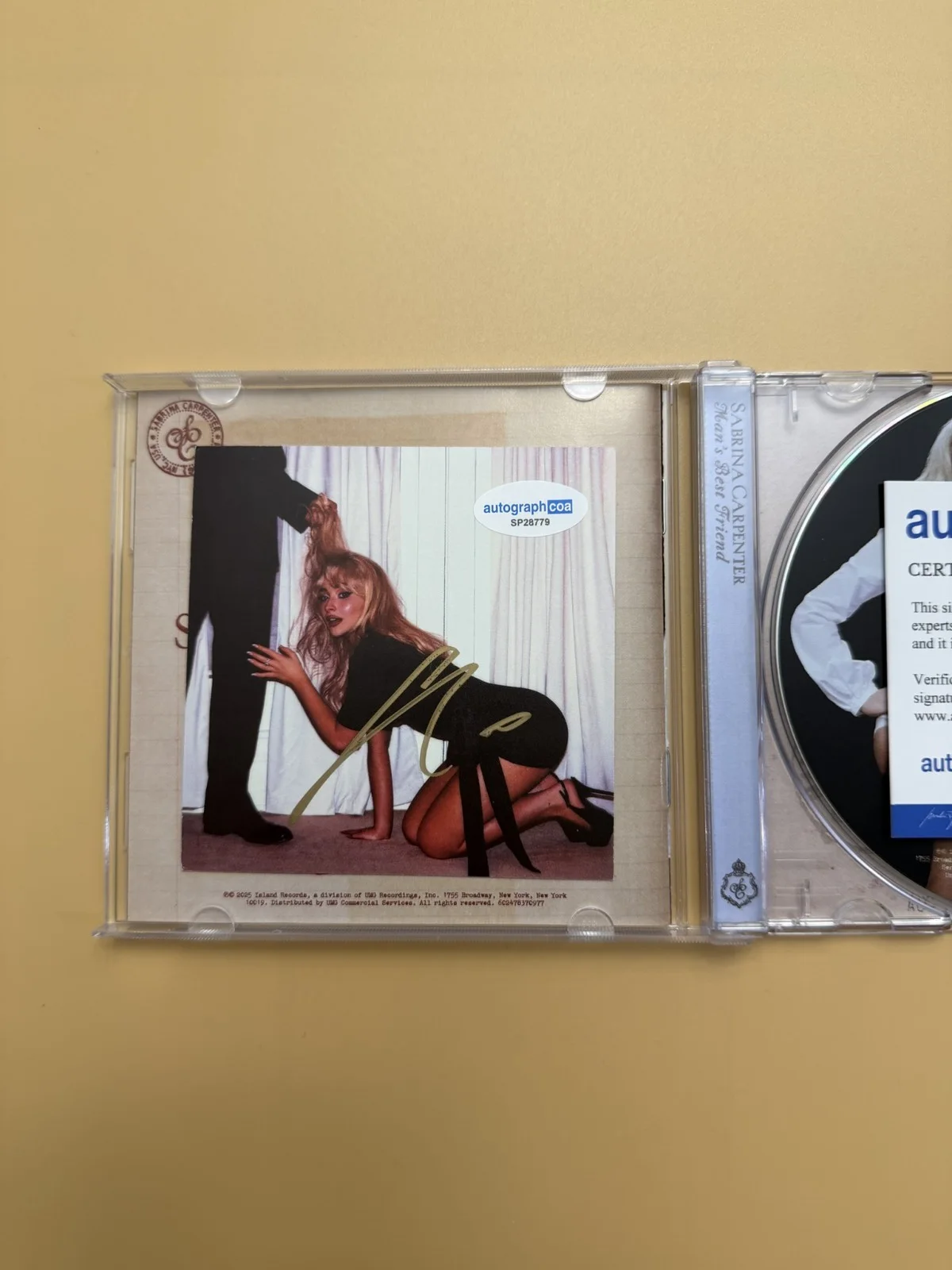 Sabrina Carpenter SIGNED Autograph Man’s Best Friend CD ACOA SP28779, image 2