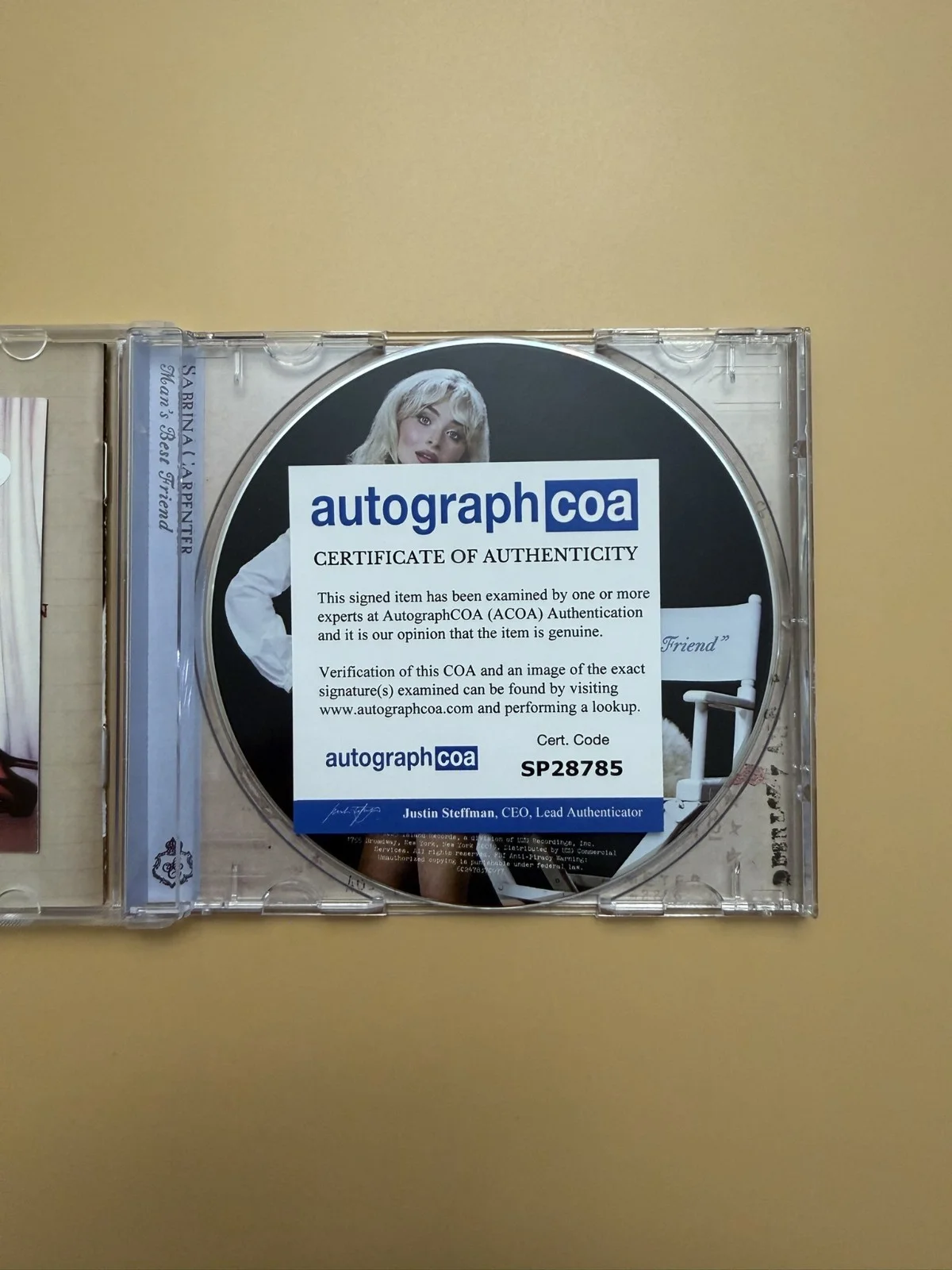 Sabrina Carpenter SIGNED Autographed Man’s Best Friend CD ACOA SP28785, image 3