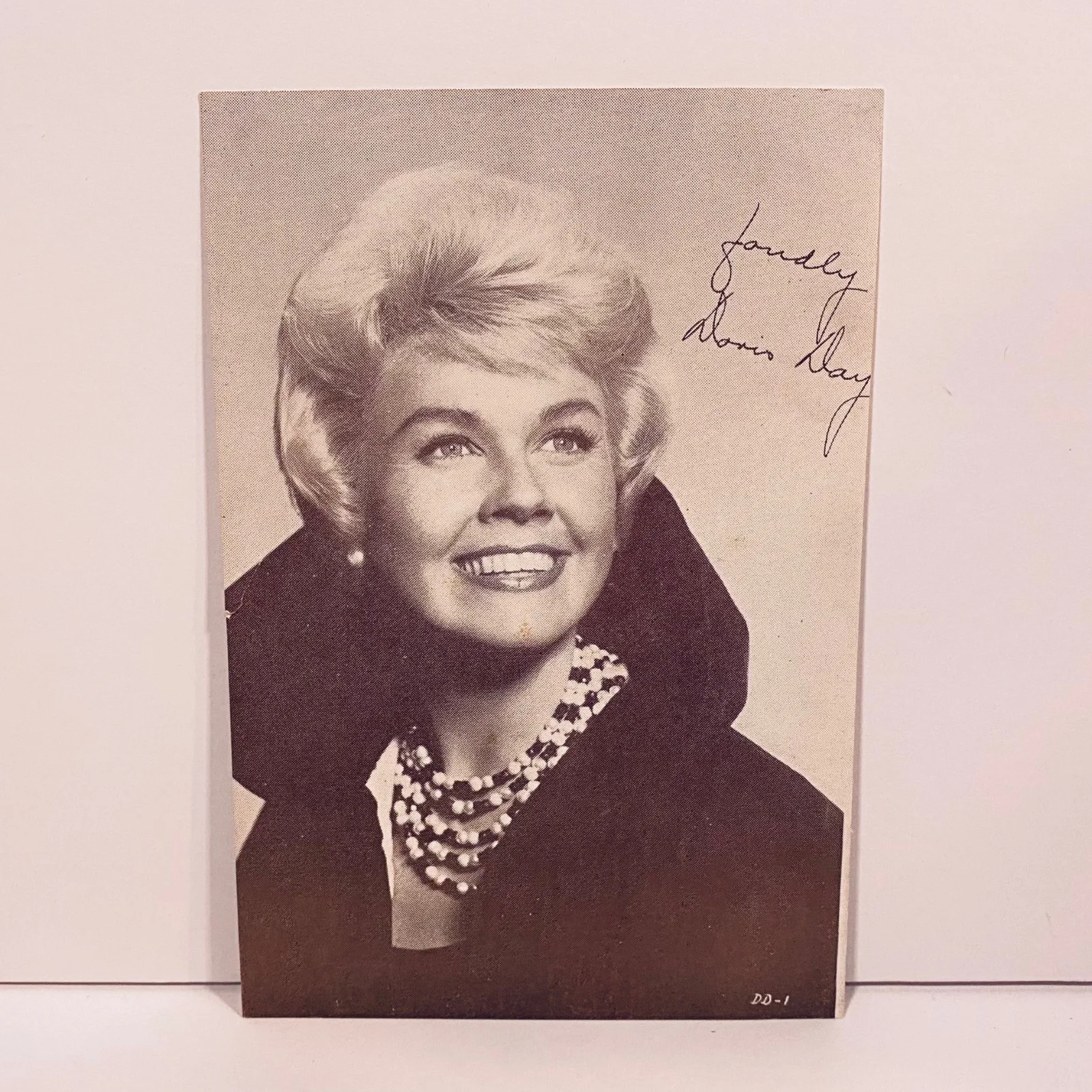 NOT SIGNED — Doris Day Black & White Promotional Photo Size: 3-5/8" x 5-3/8" No Autograph, изображение 2
