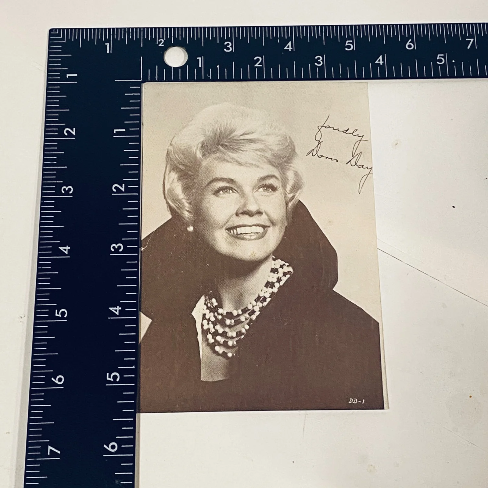 NOT SIGNED — Doris Day Black & White Promotional Photo Size: 3-5/8" x 5-3/8" No Autograph, изображение 4