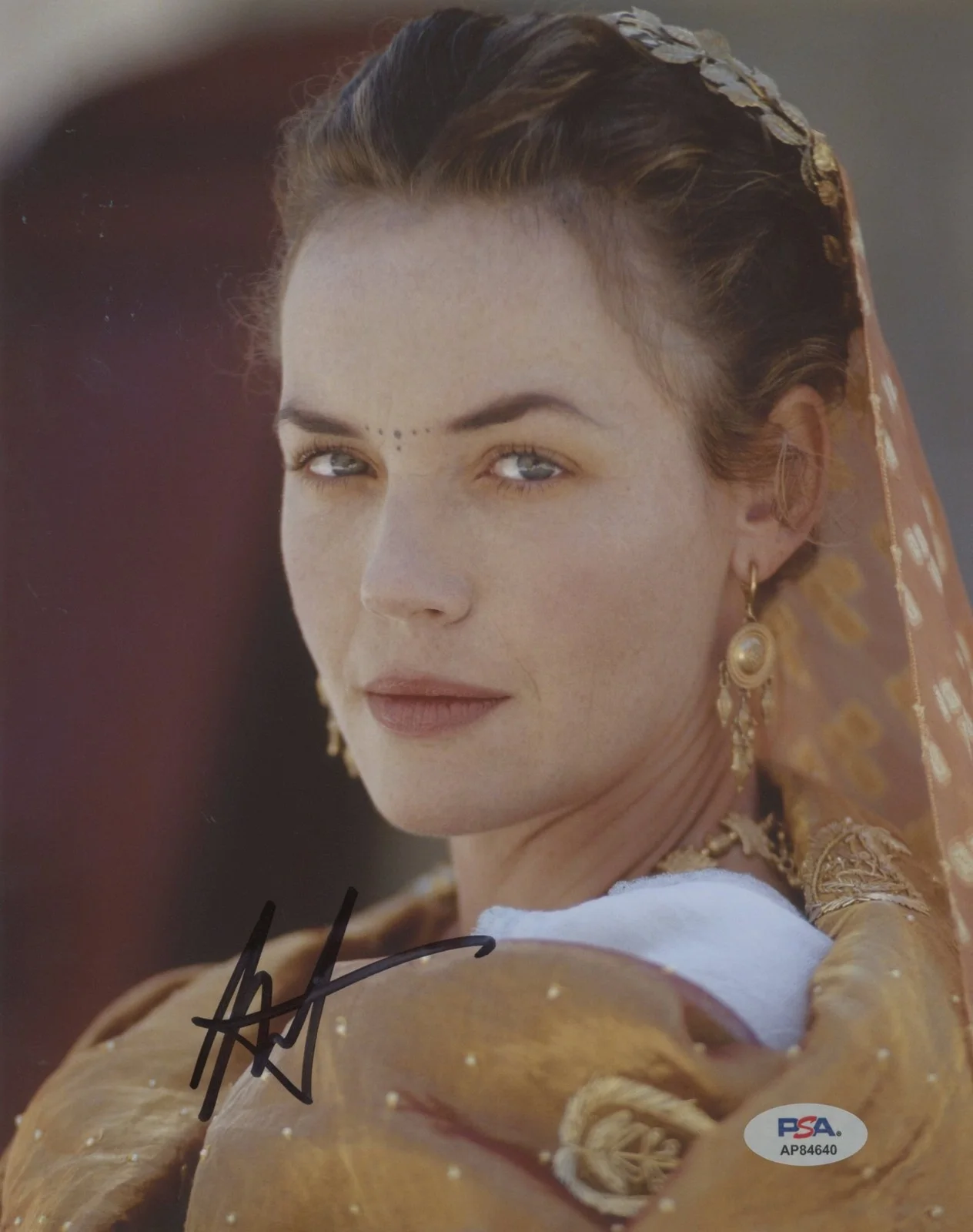 Connie Nielsen — Connie Nielsen Gladiator Authentic Signed 8x10 Vertical Photo PSA/DNA #AP84640