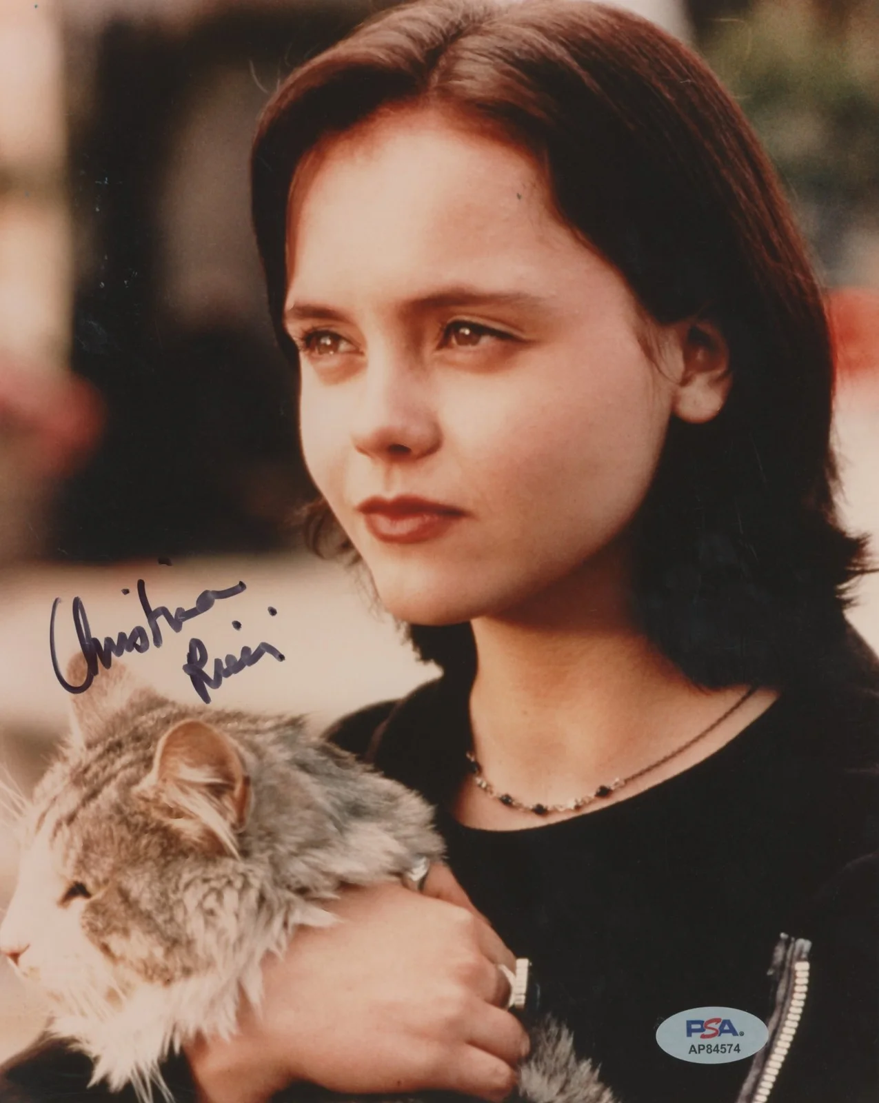 Christina Ricci — Christina Ricci That Darn Cat! Authentic Signed 8x10 Photo PSA/DNA #AP84574