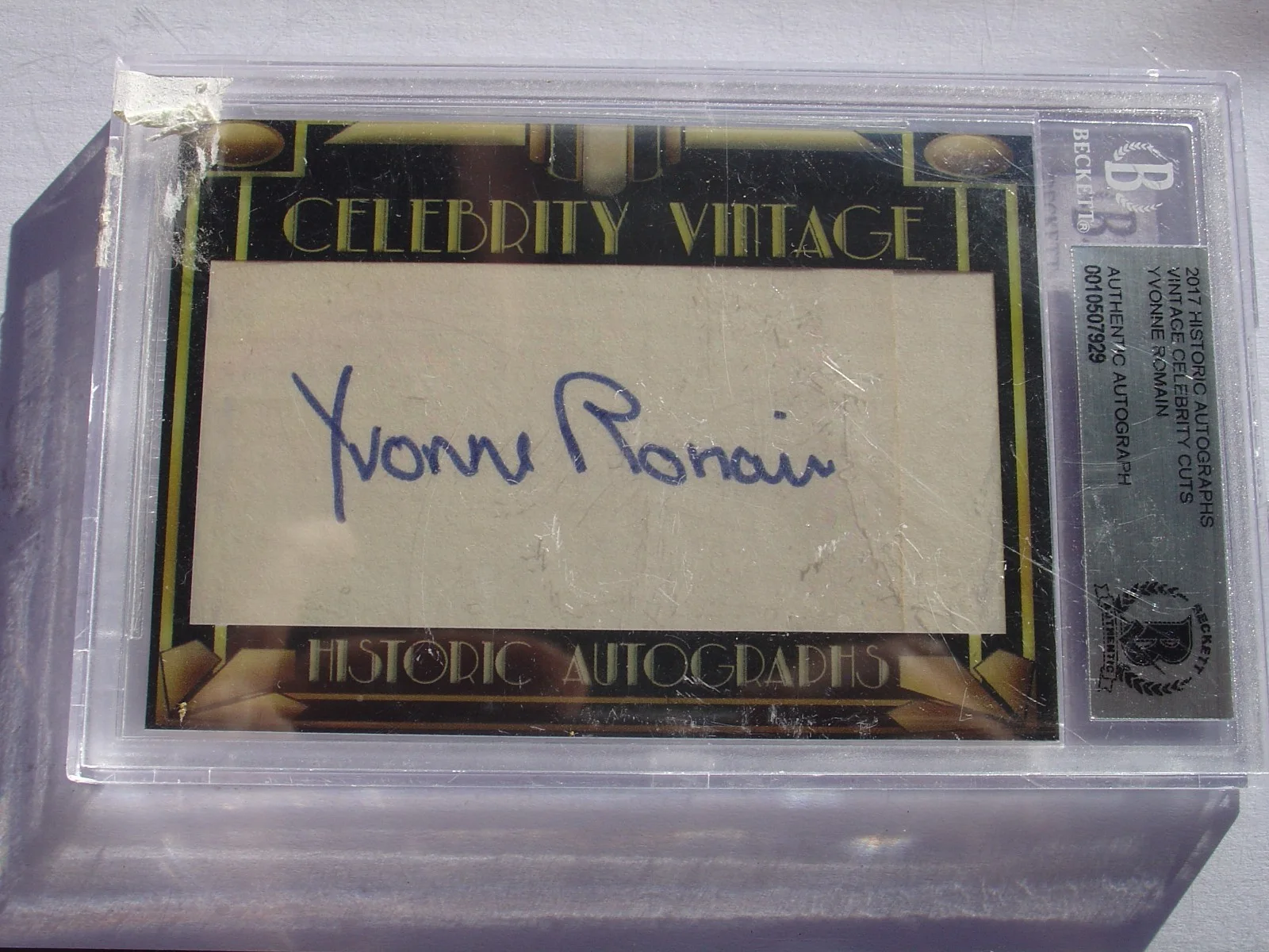 Beckett Grading Celebrity Vintage Yvonne Romain Autograph Signed Card, image 3