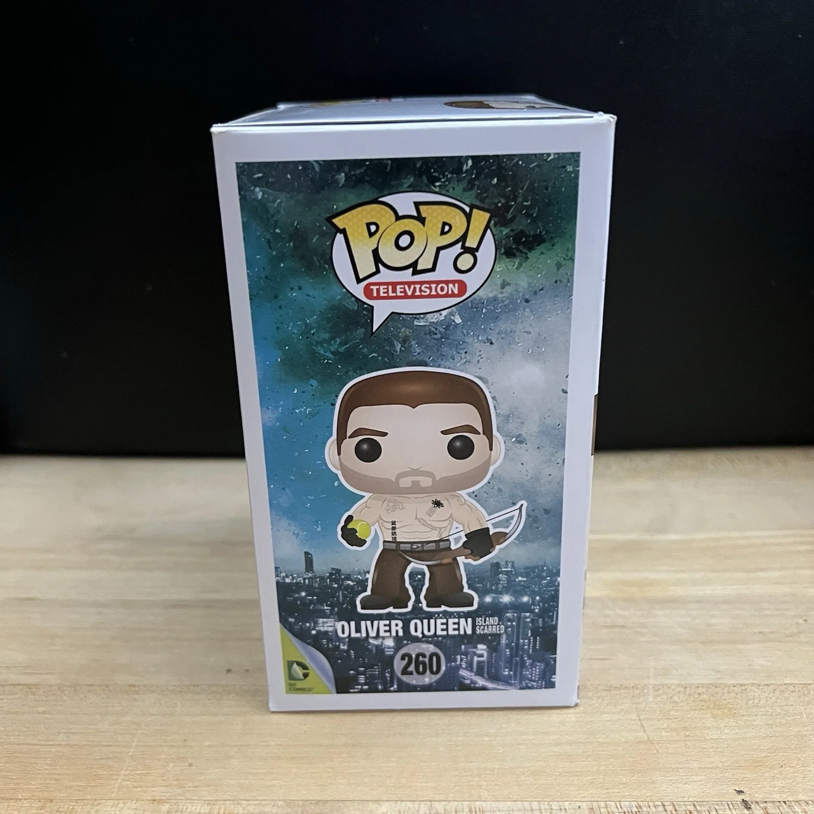 Funko Pop Arrow Oliver Queen Island Scarred Stephen Amell Autograph Beckett COA, image 3