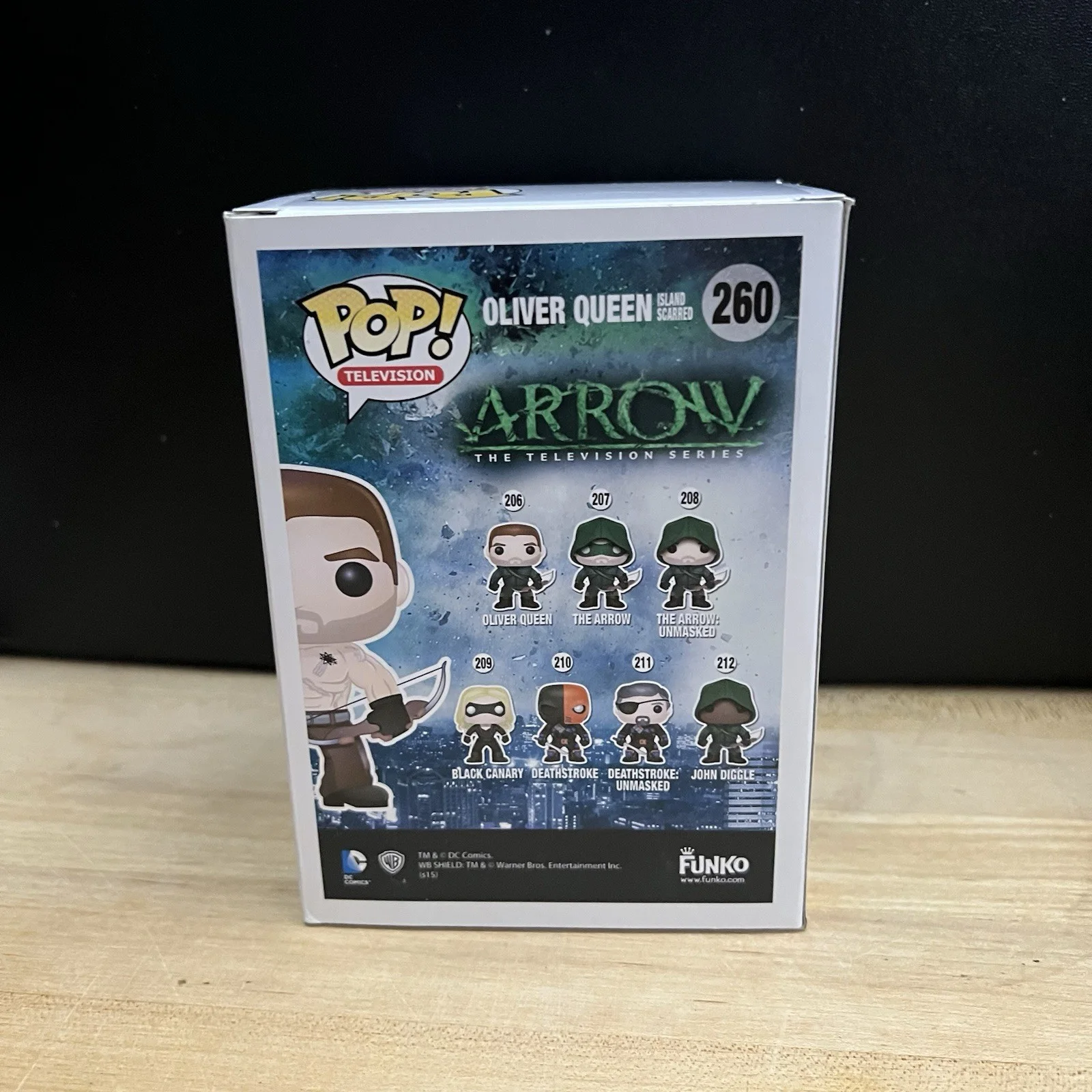 Funko Pop Arrow Oliver Queen Island Scarred Stephen Amell Autograph Beckett COA, image 4