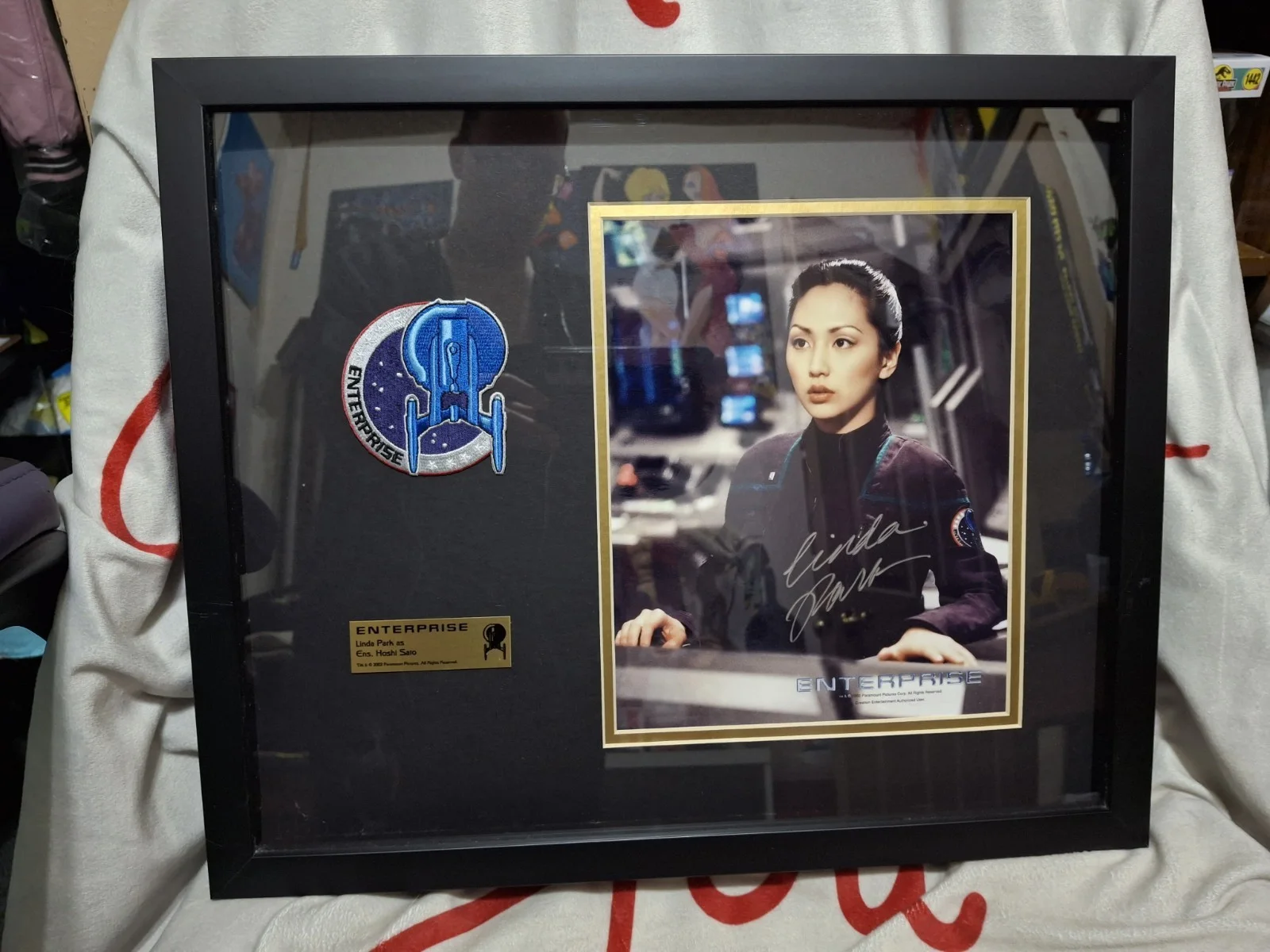 Linda Park — Star Trek Enterprise Signed Photo Linda Park Ens. Hoshi Sato Patch Nameplate
