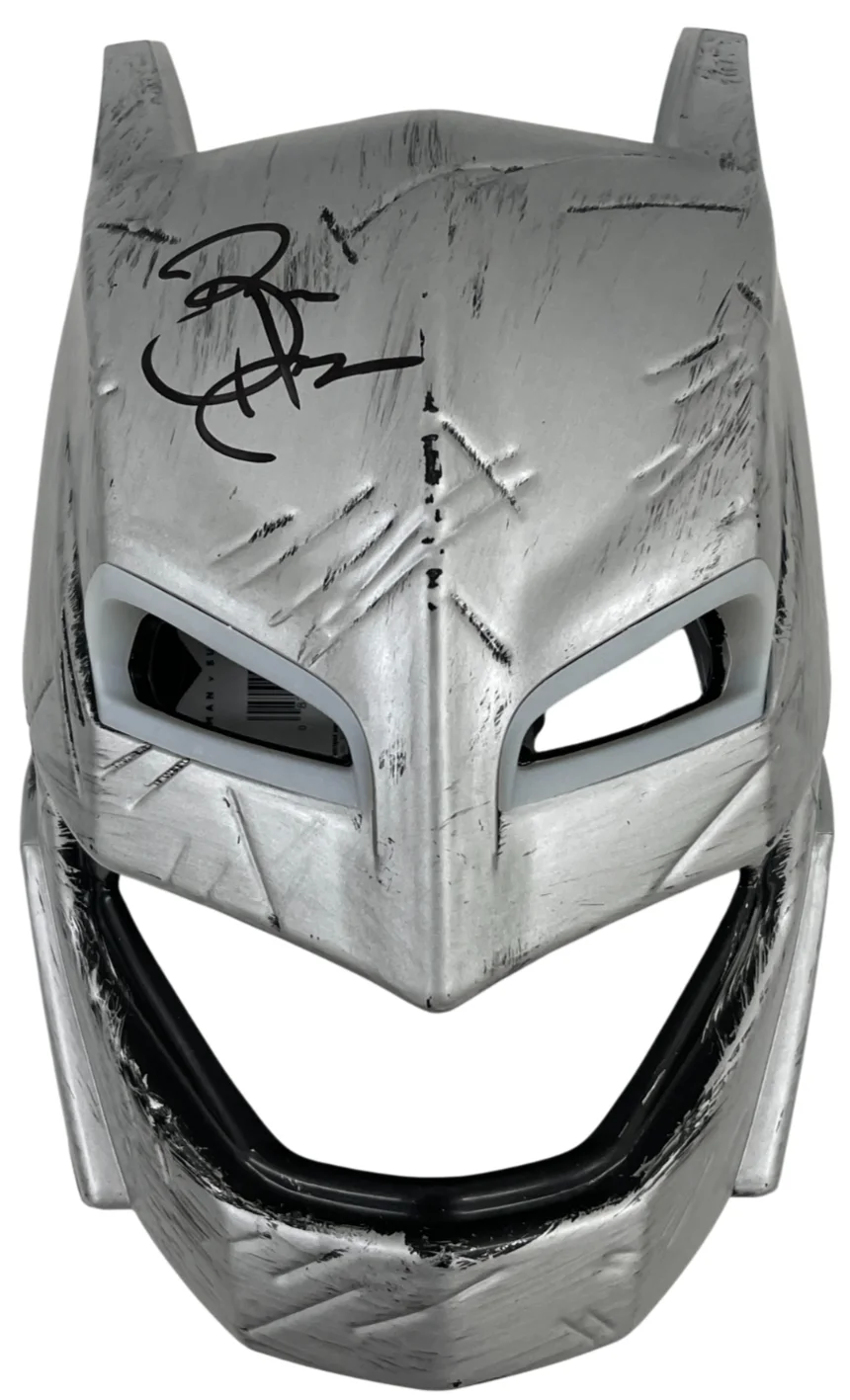 BEN AFFLECK — Ben Affleck Signed Batman Armored Mask Authentic Autograph Beckett Witness
