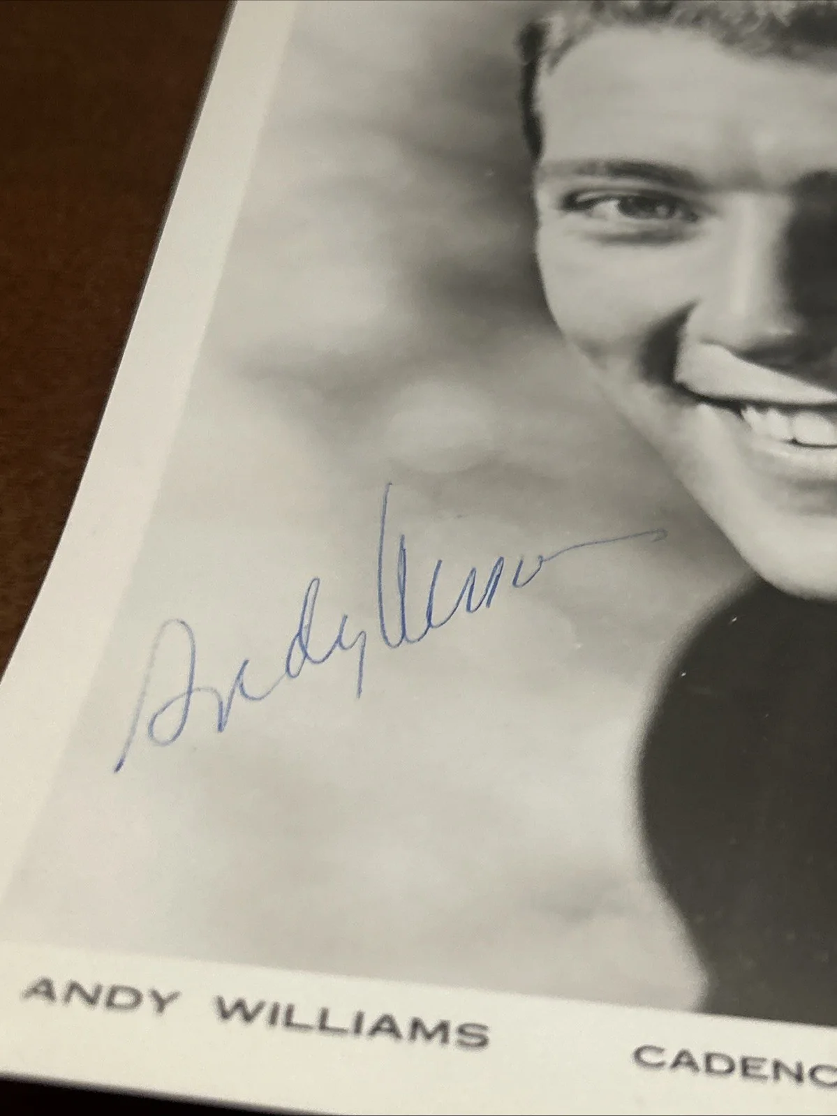ANDY WILLIAMS Deceased Singer Autographed B&W 8x10 Photo Signed Moon River, image 2