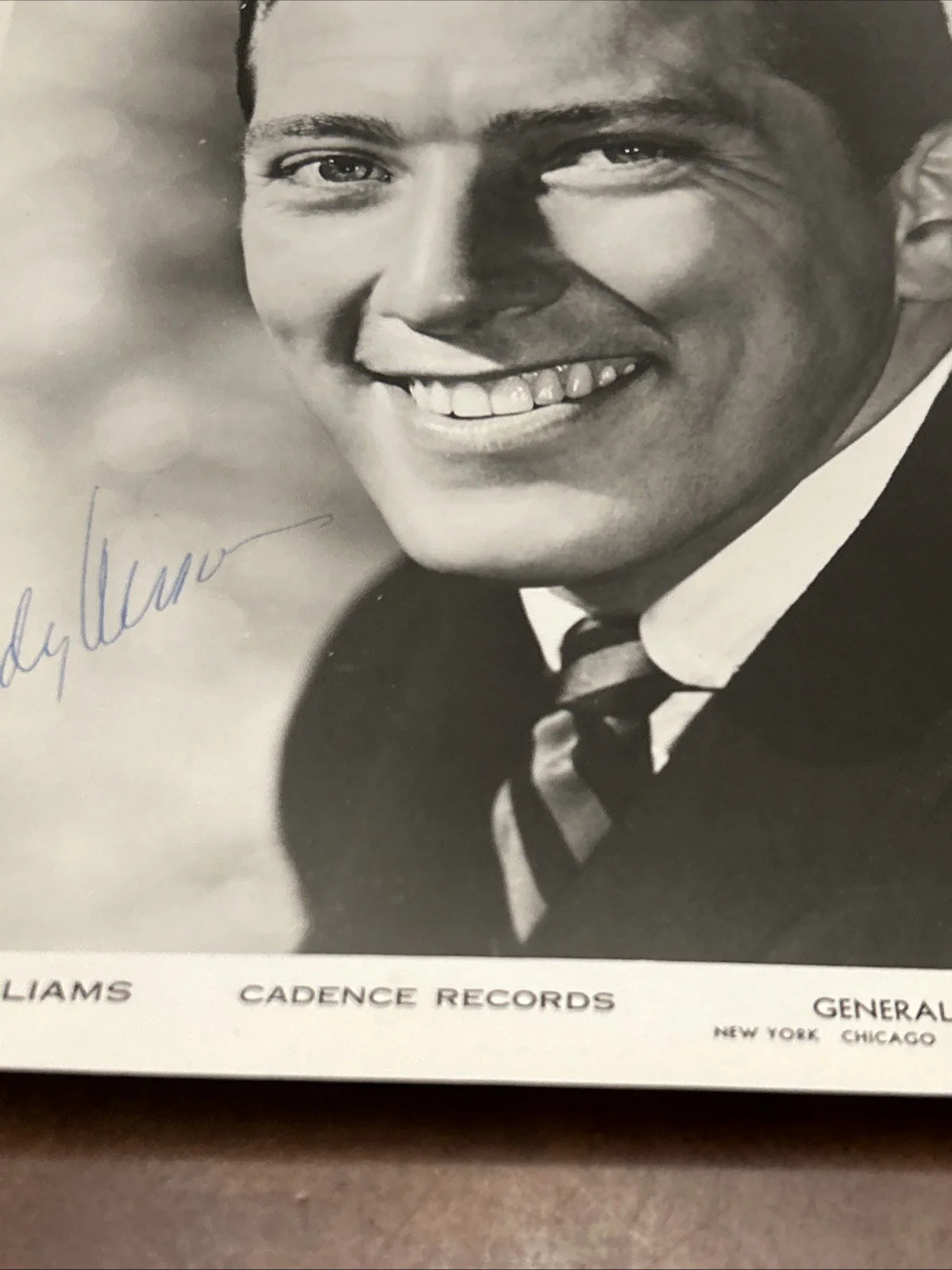 ANDY WILLIAMS Deceased Singer Autographed B&W 8x10 Photo Signed Moon River, image 5