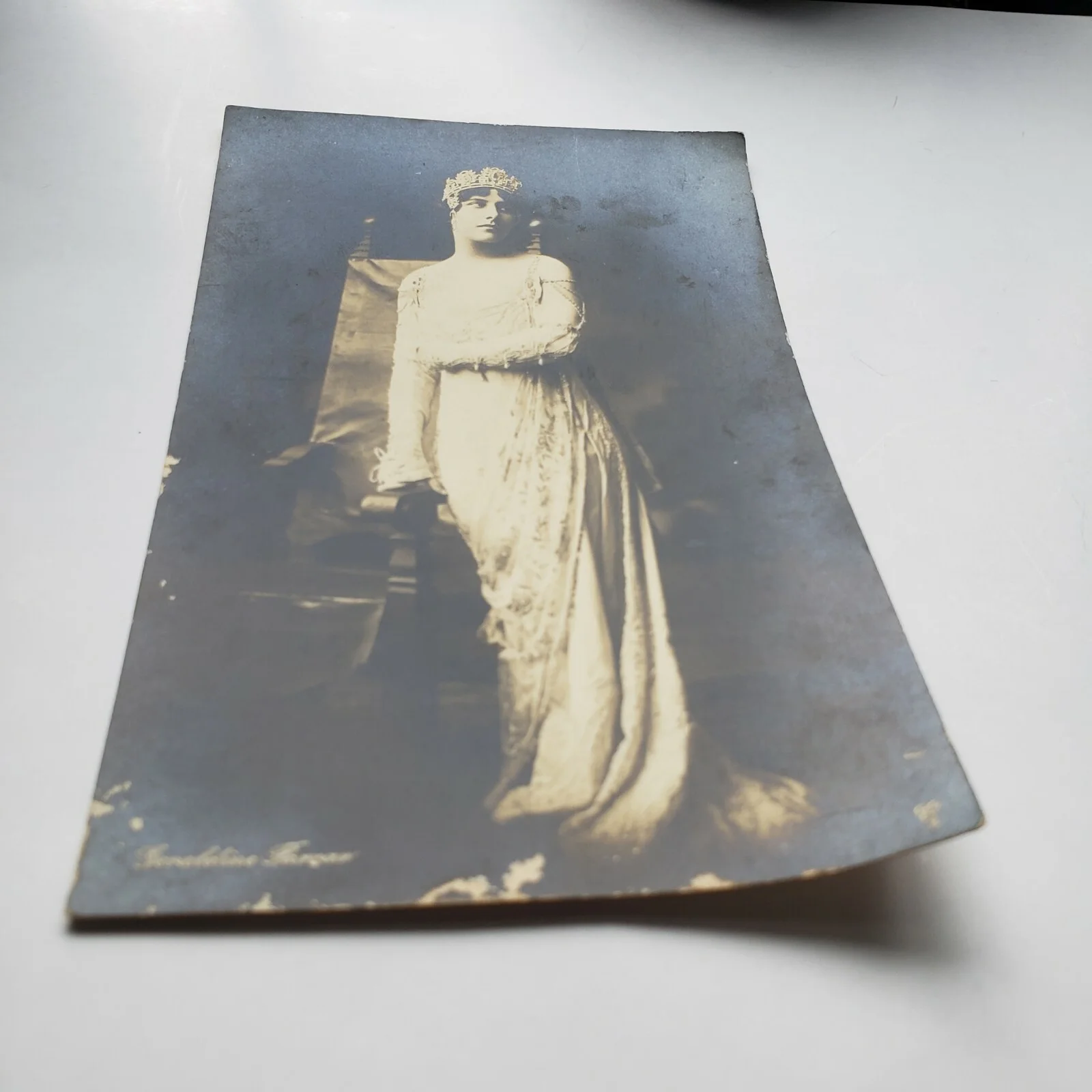 1905 Geraldine Farrar Postcard RPPC Opera Singer Attractive Full Gown Signed, image 3