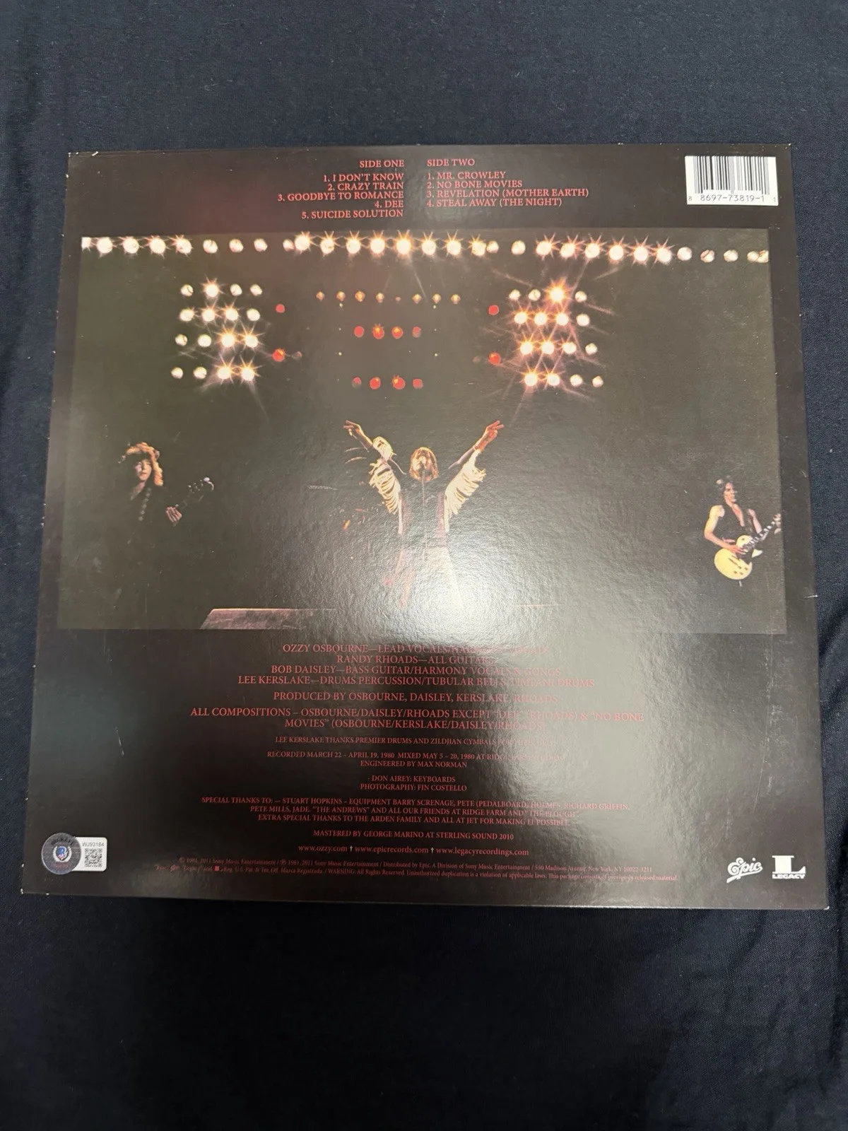 OZZY OSBOURNE — Ozzy Osbourne Signed Blizzard of Ozz Album Vinyl Autograph Beckett Witness, изображение 2